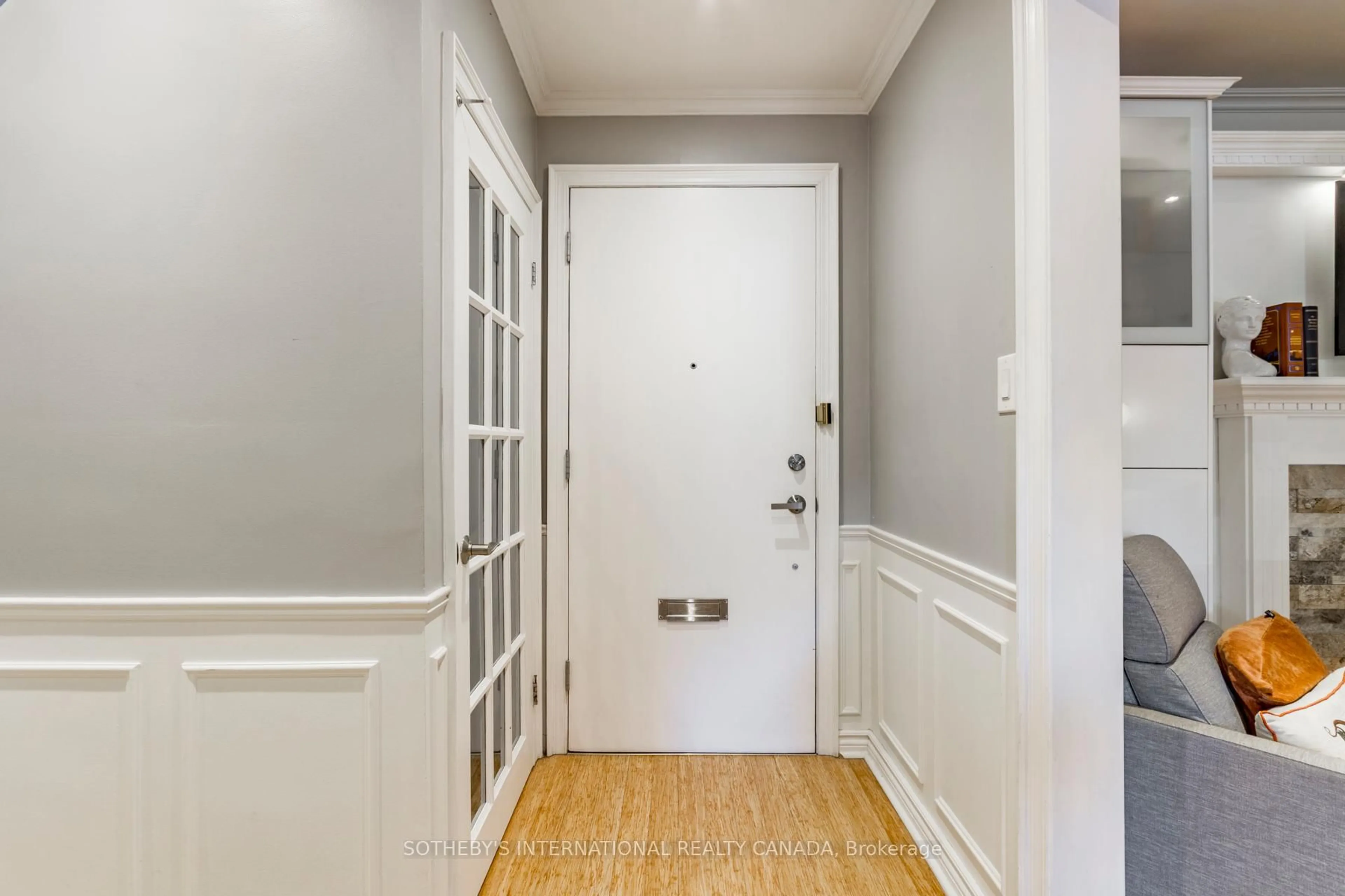 Indoor entryway for 51 Broadfield Dr #32, Toronto Ontario M9C 5P2