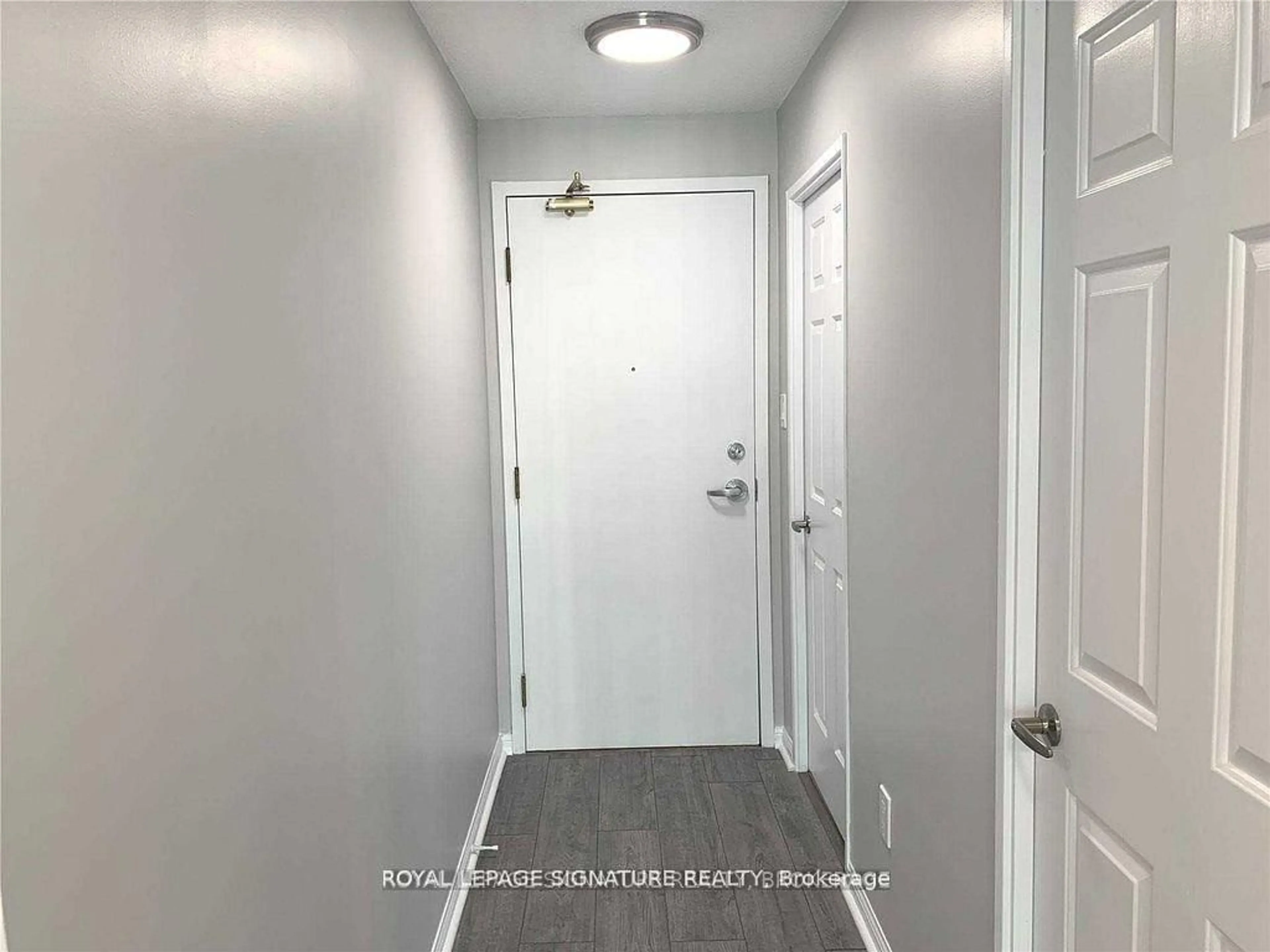 Indoor entryway for 101 Subway Cres #1414, Toronto Ontario M9B 6K4