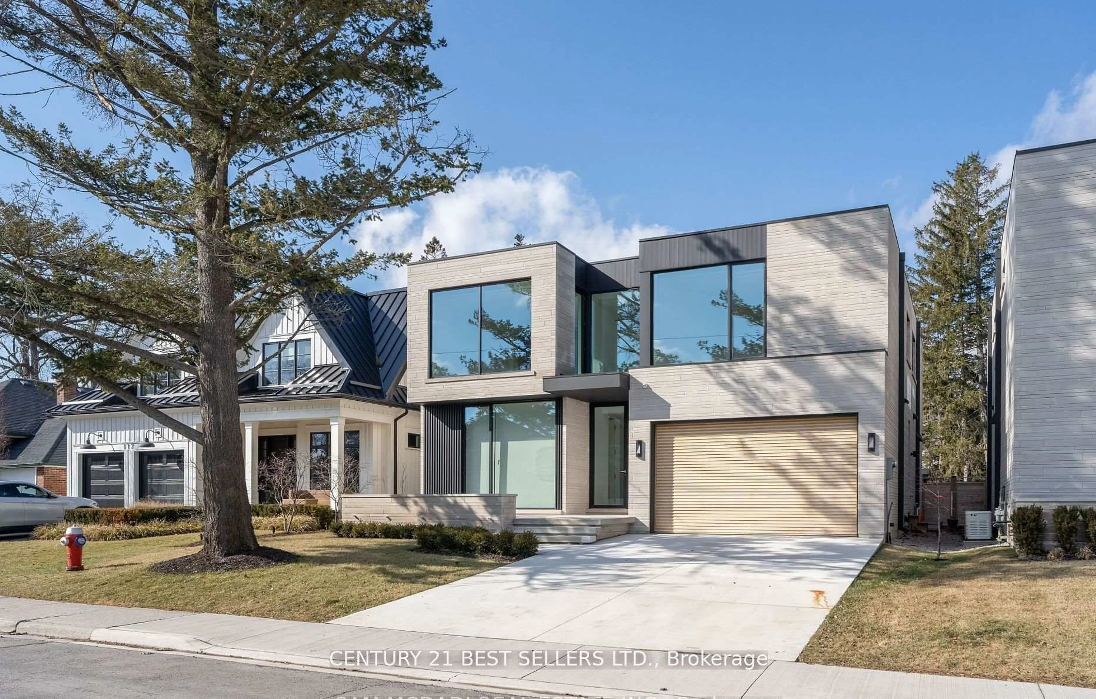 Home with brick exterior material, street for 119 Cumberland Dr, Mississauga Ontario L5G 3N3