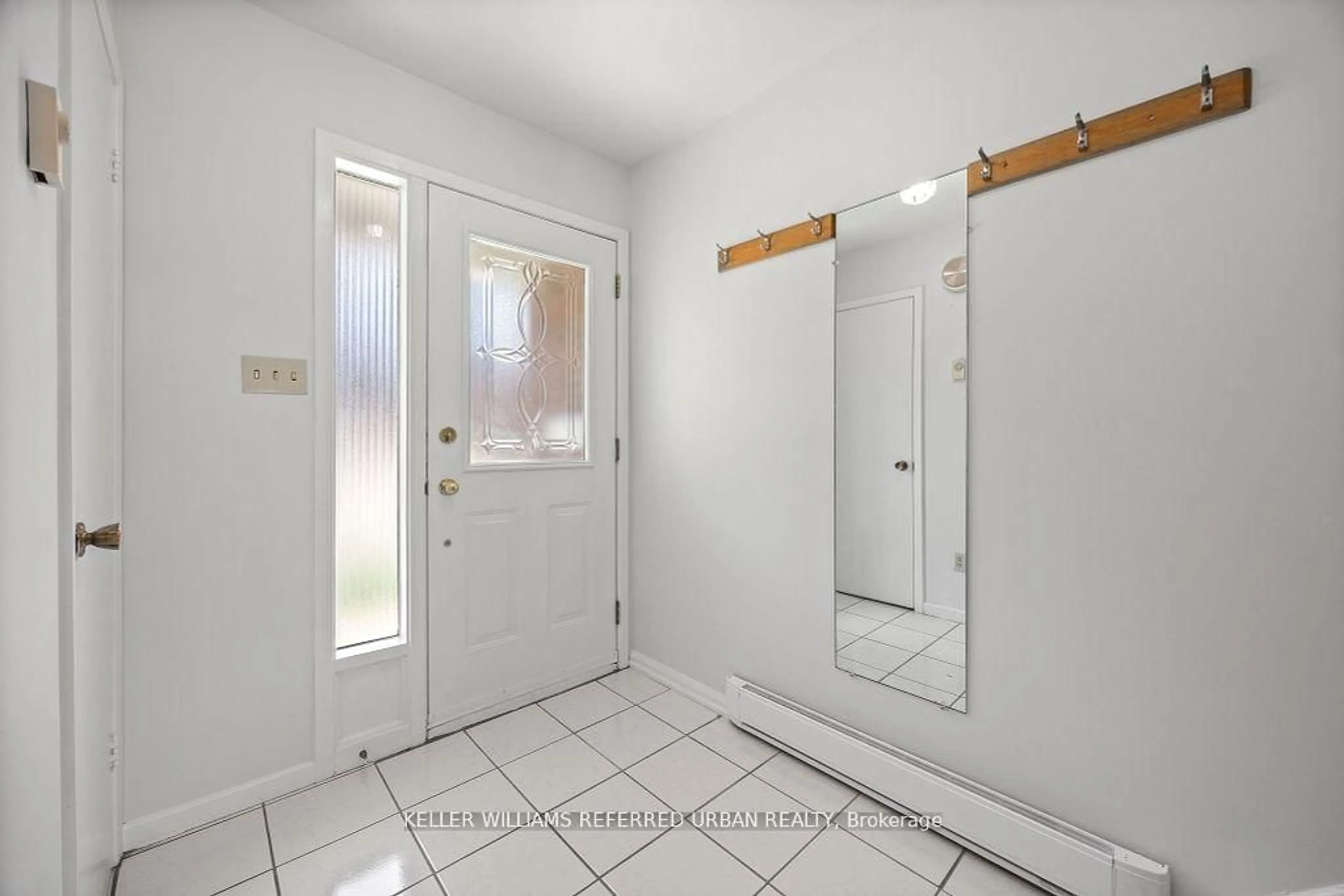 Indoor entryway for 2 Sebastian Cabot Way, Toronto Ontario M3N 2T3