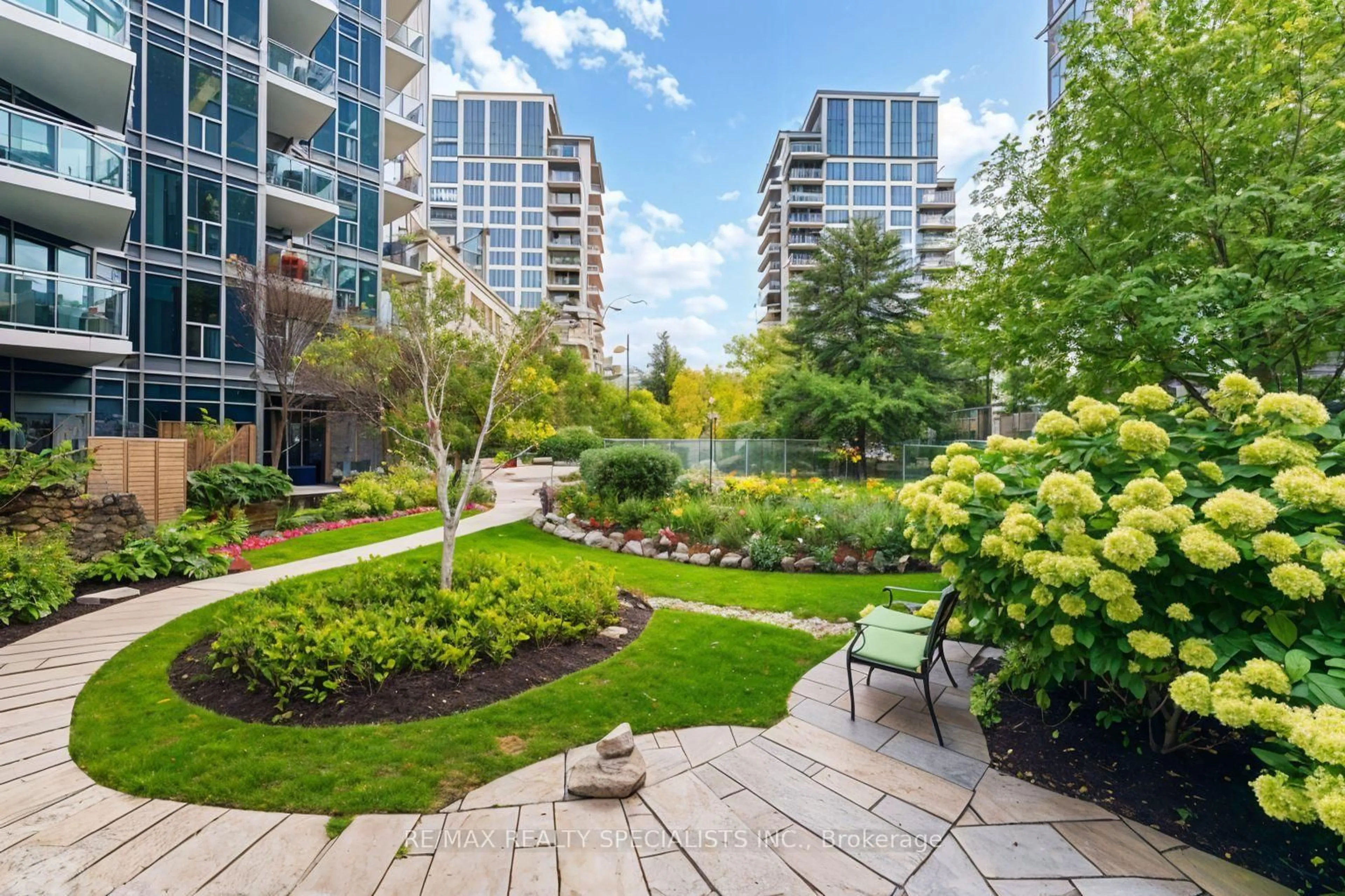 Patio, street for 2119 Lake Shore Blvd #GR1, Toronto Ontario M8V 4E8