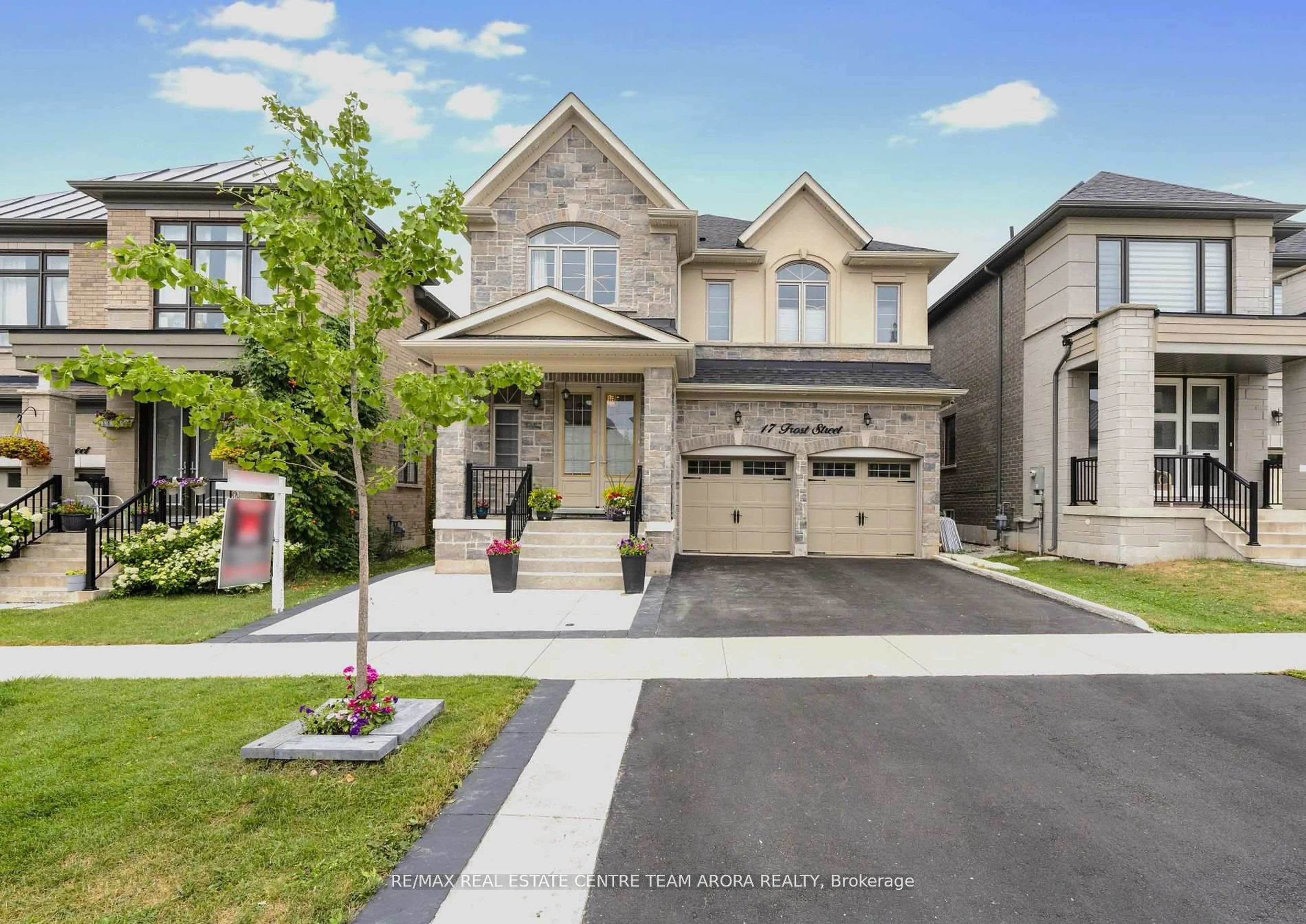 Home with brick exterior material, street for 17 Frost St, Brampton Ontario L6X 5R3