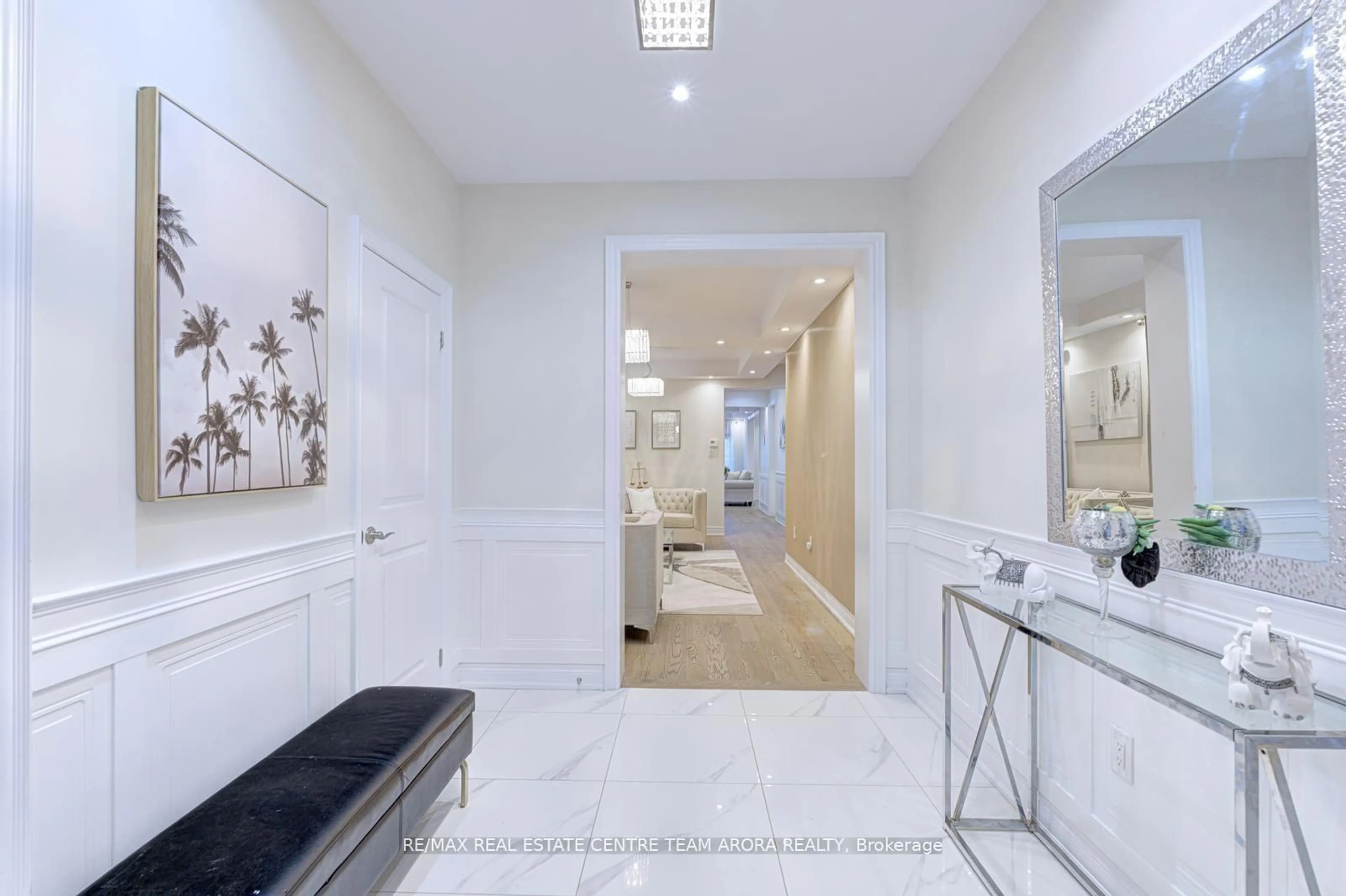 Contemporary bathroom, ceramic/tile floor for 17 Frost St, Brampton Ontario L6X 5R3