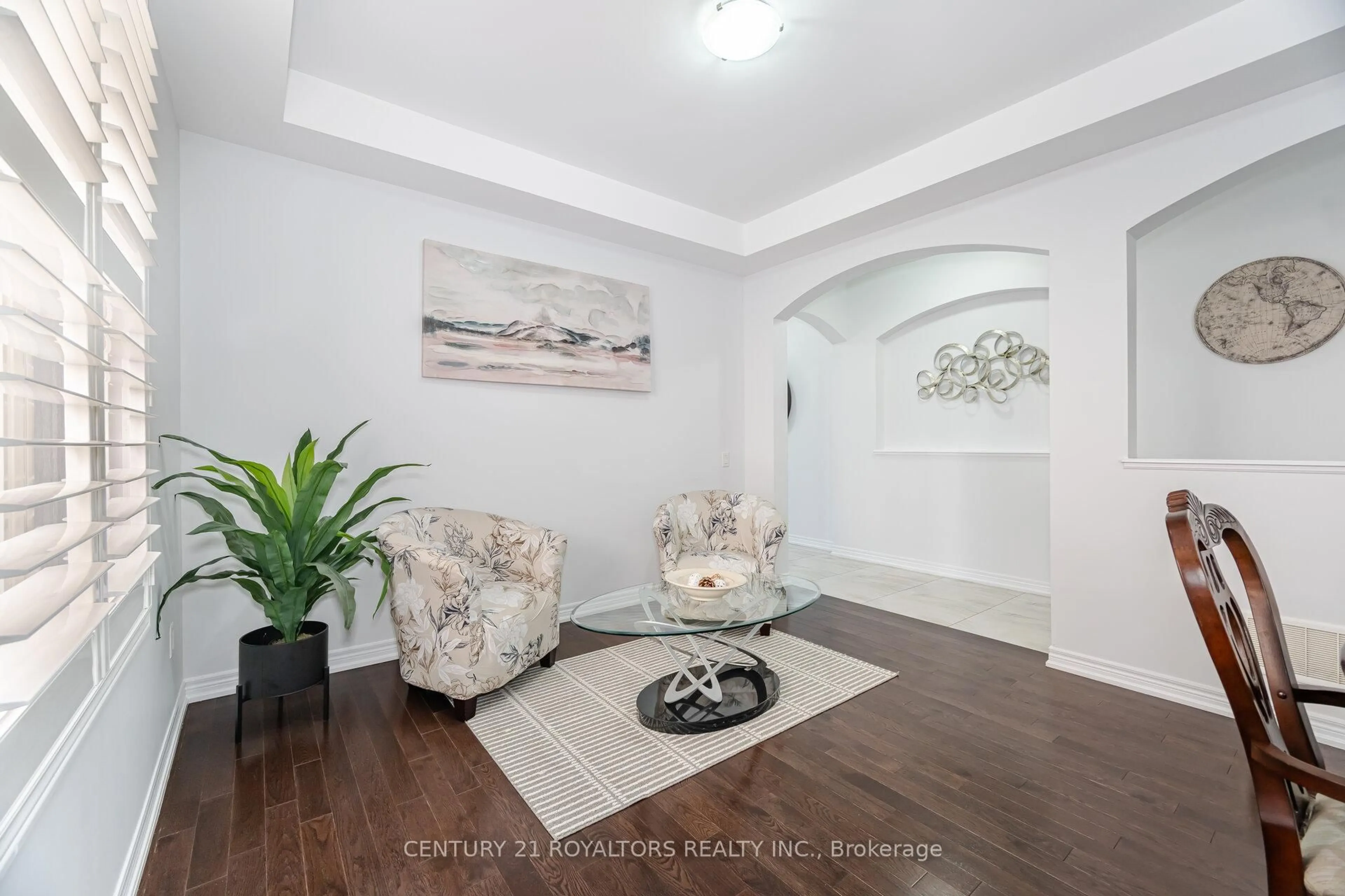 Indoor entryway for 66 Kalmia Rd, Brampton Ontario L6X 4N4