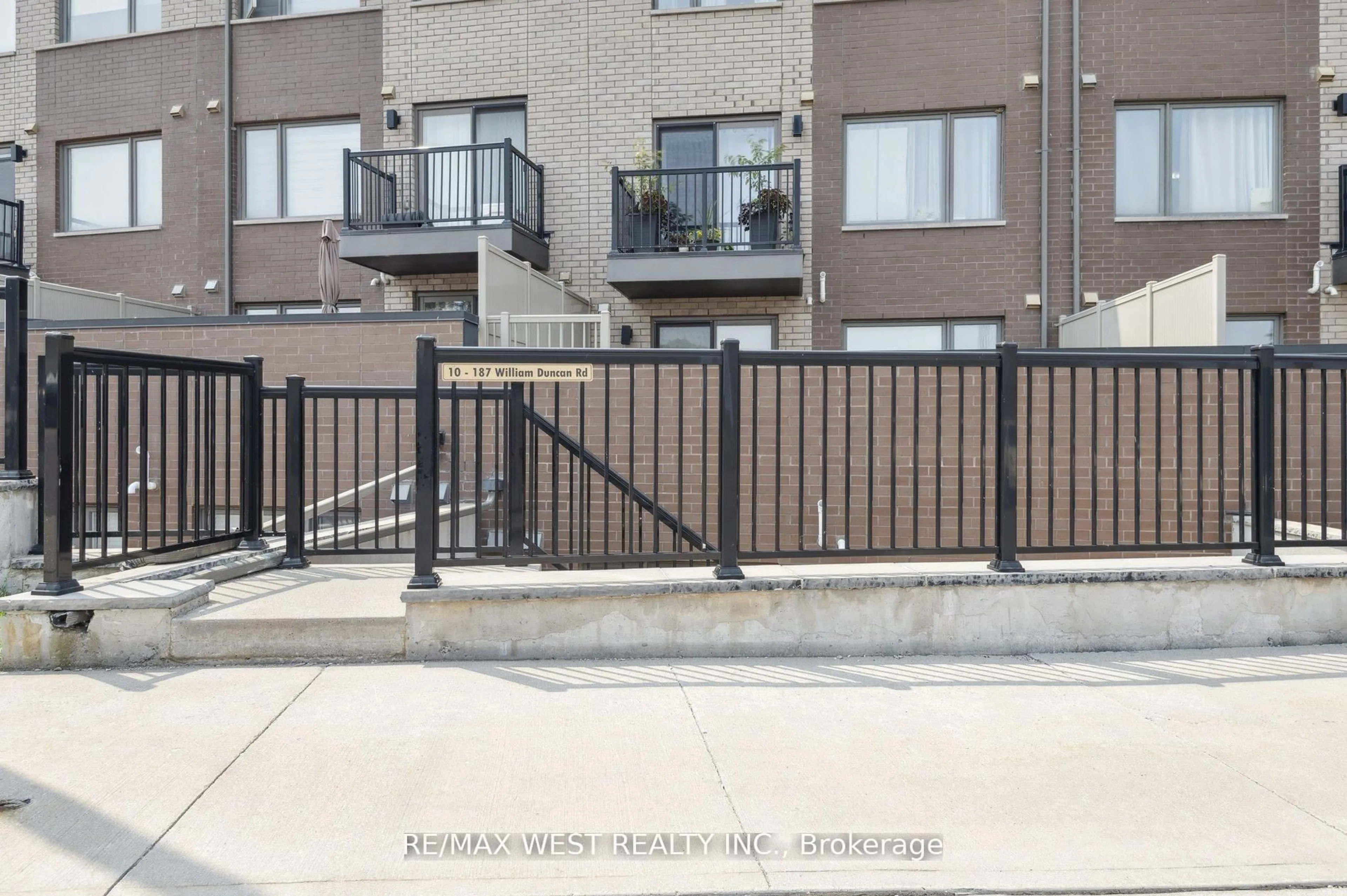 Patio, street for 187 William Duncan Rd #10, Toronto Ontario M3K 0B7