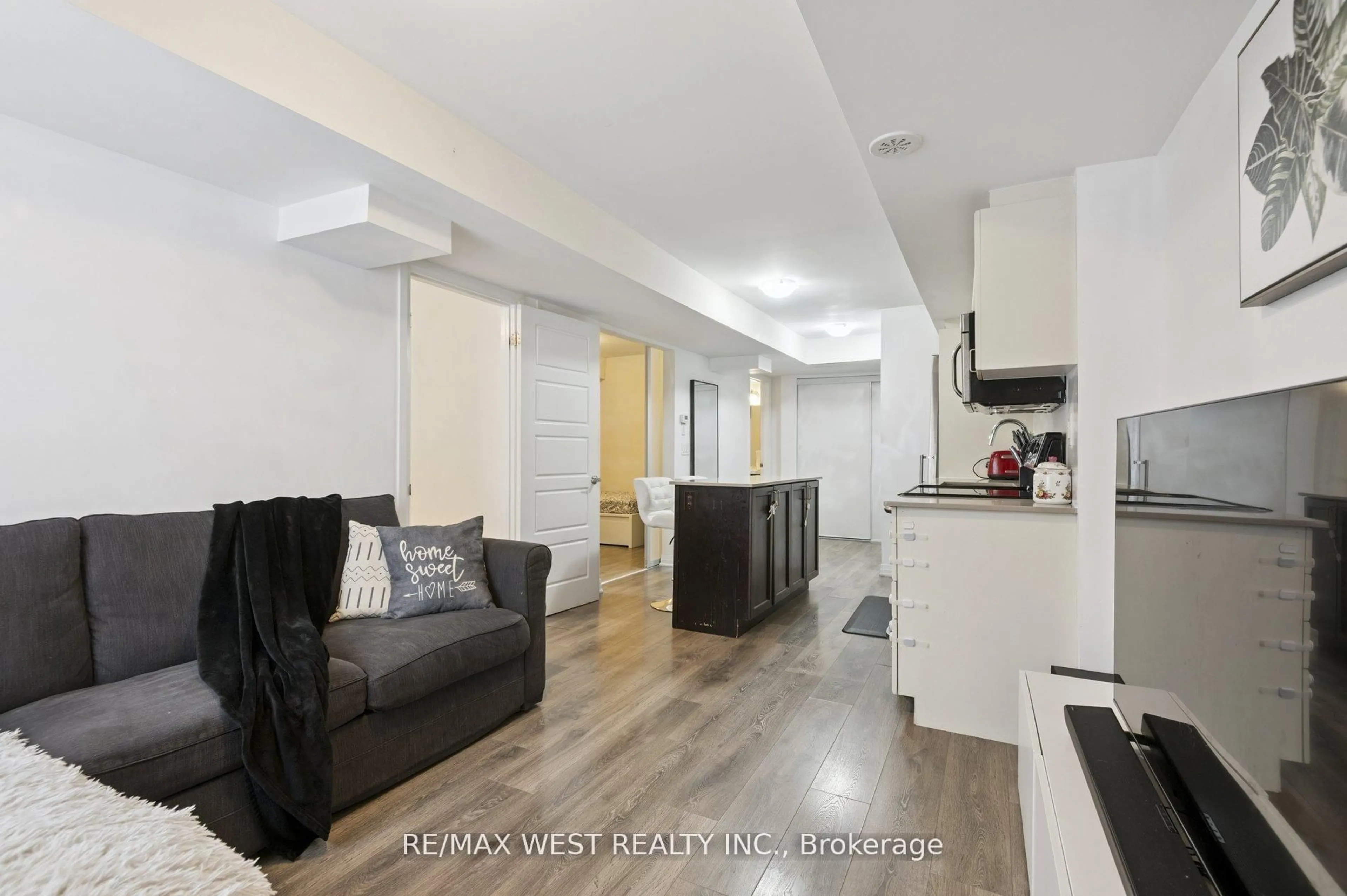 Open concept kitchen, unknown for 187 William Duncan Rd #10, Toronto Ontario M3K 0B7