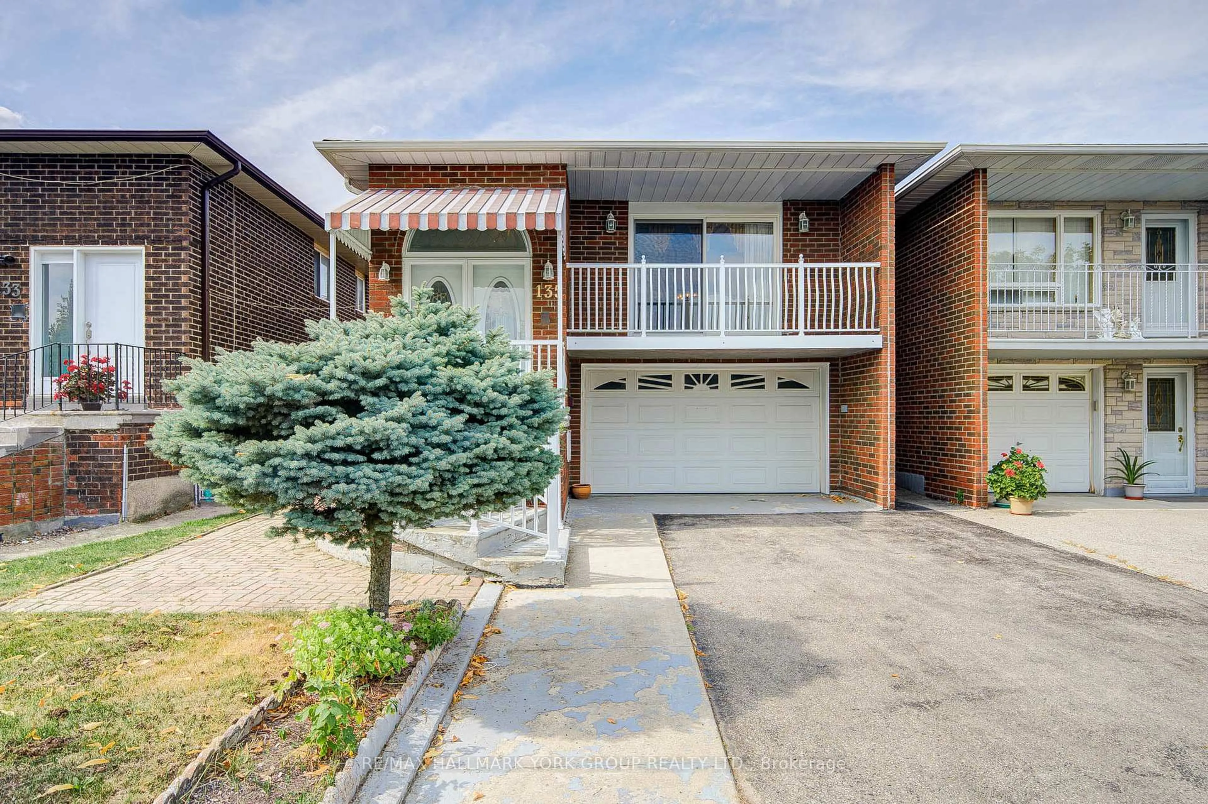 Home with brick exterior material, street for 135 Sawmill Rd, Toronto Ontario M3L 2K3