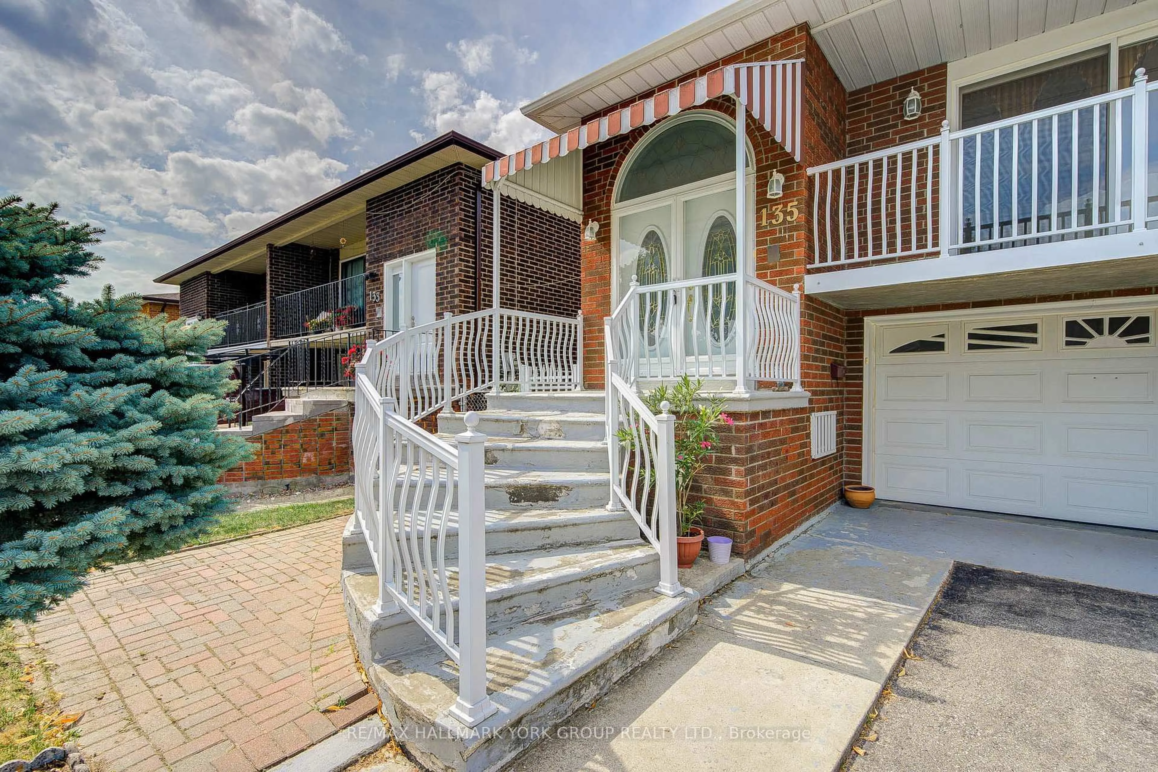 Home with brick exterior material, street for 135 Sawmill Rd, Toronto Ontario M3L 2K3