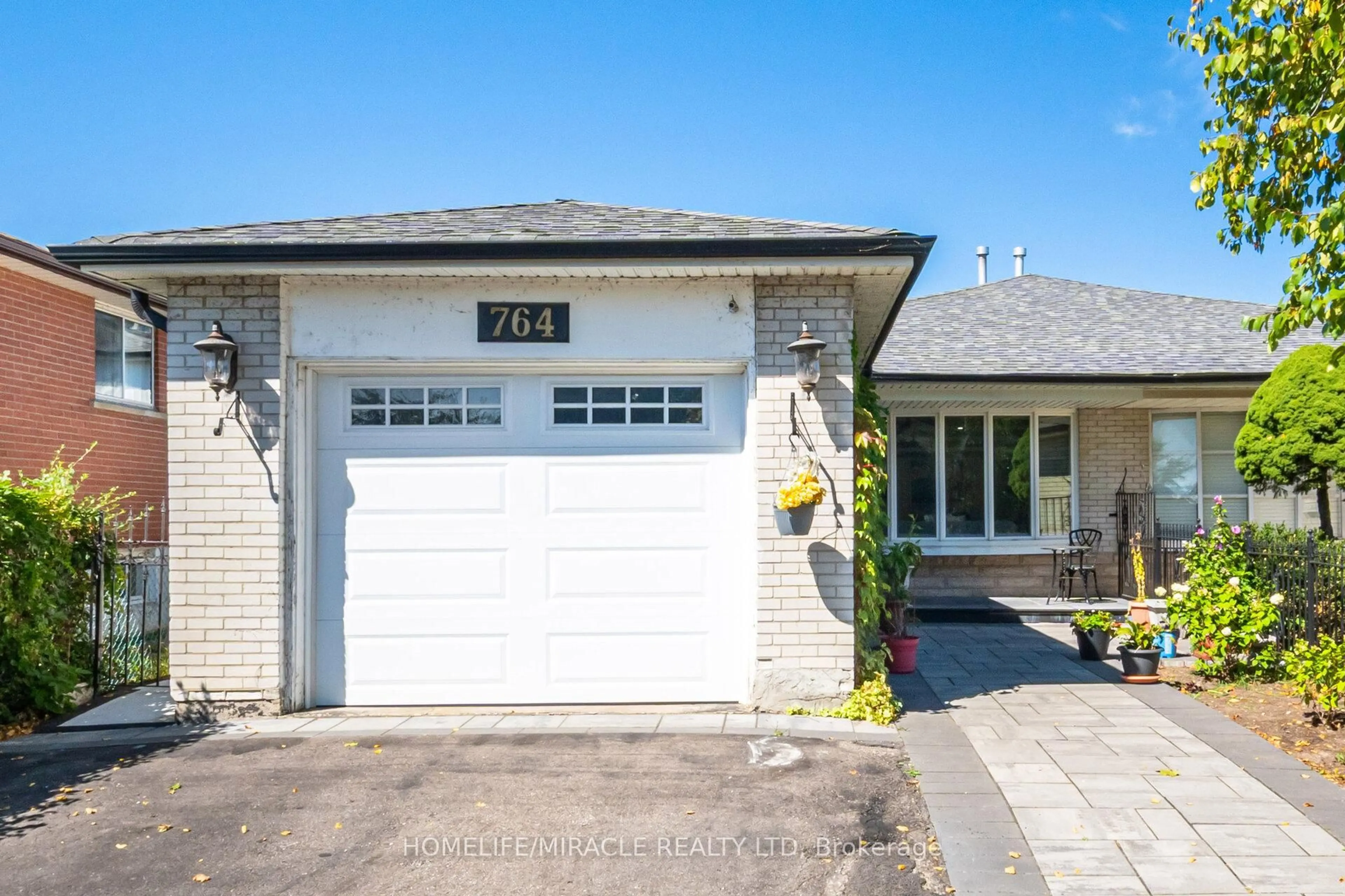 Unknown for 764 Eaglemount Cres, Mississauga Ontario L5C 1N9