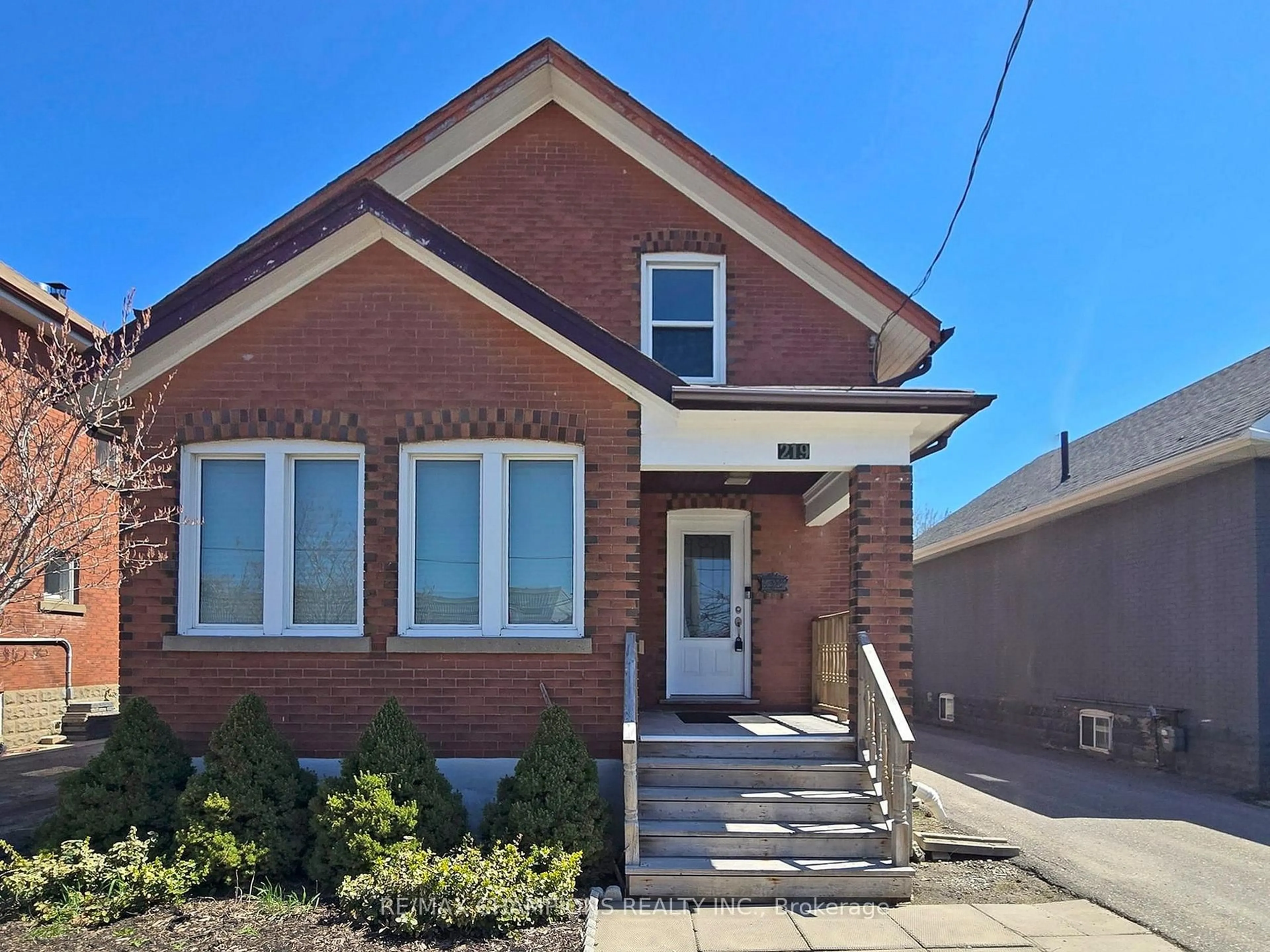 Home with brick exterior material, street for 219 Queen St, Brampton Ontario L6Y 1M6