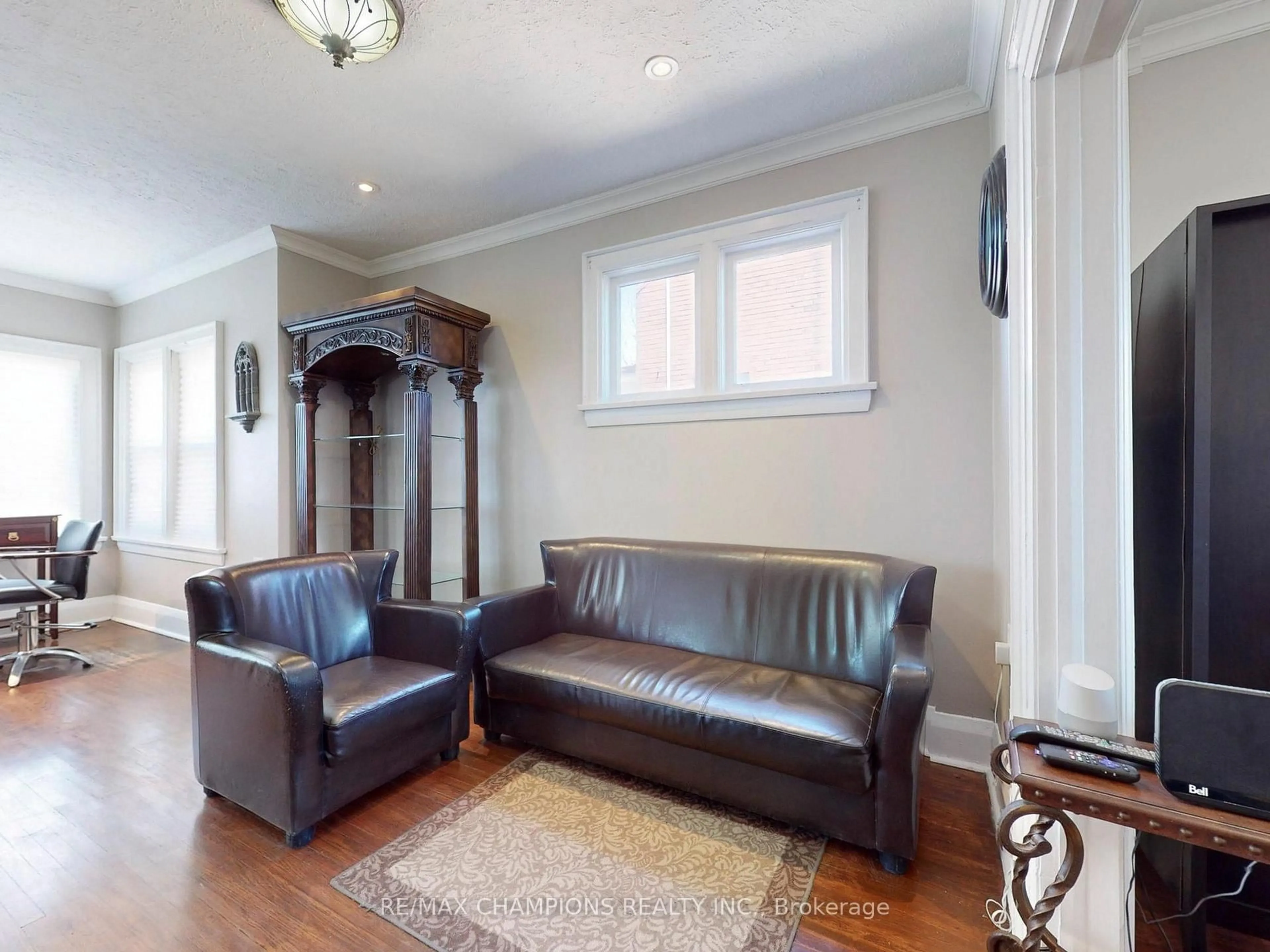 Living room with furniture, unknown for 219 Queen St, Brampton Ontario L6Y 1M6
