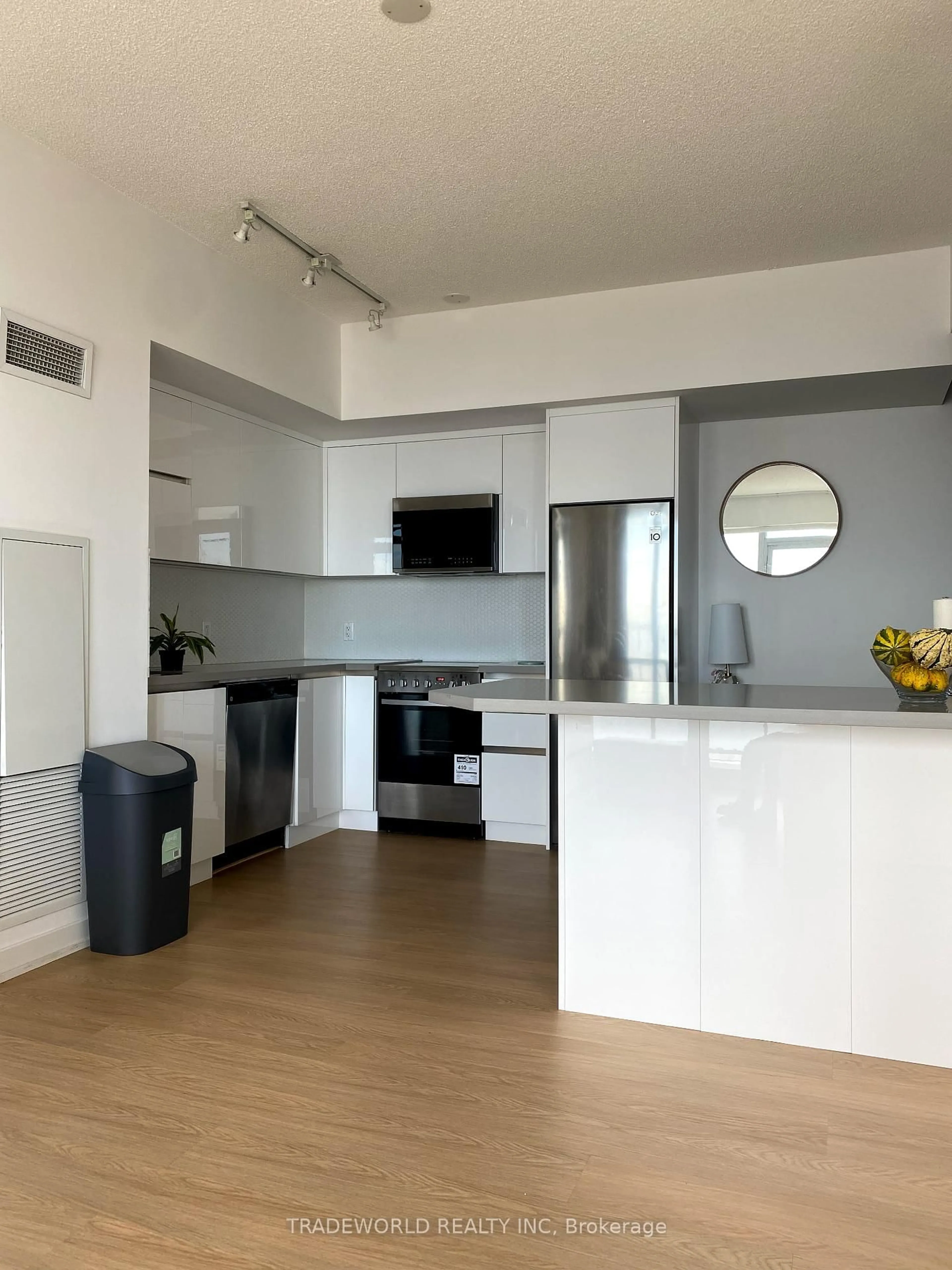 Standard kitchen, unknown for 2200 Lakeshore Blvd #3710, Toronto Ontario M8V 1A4