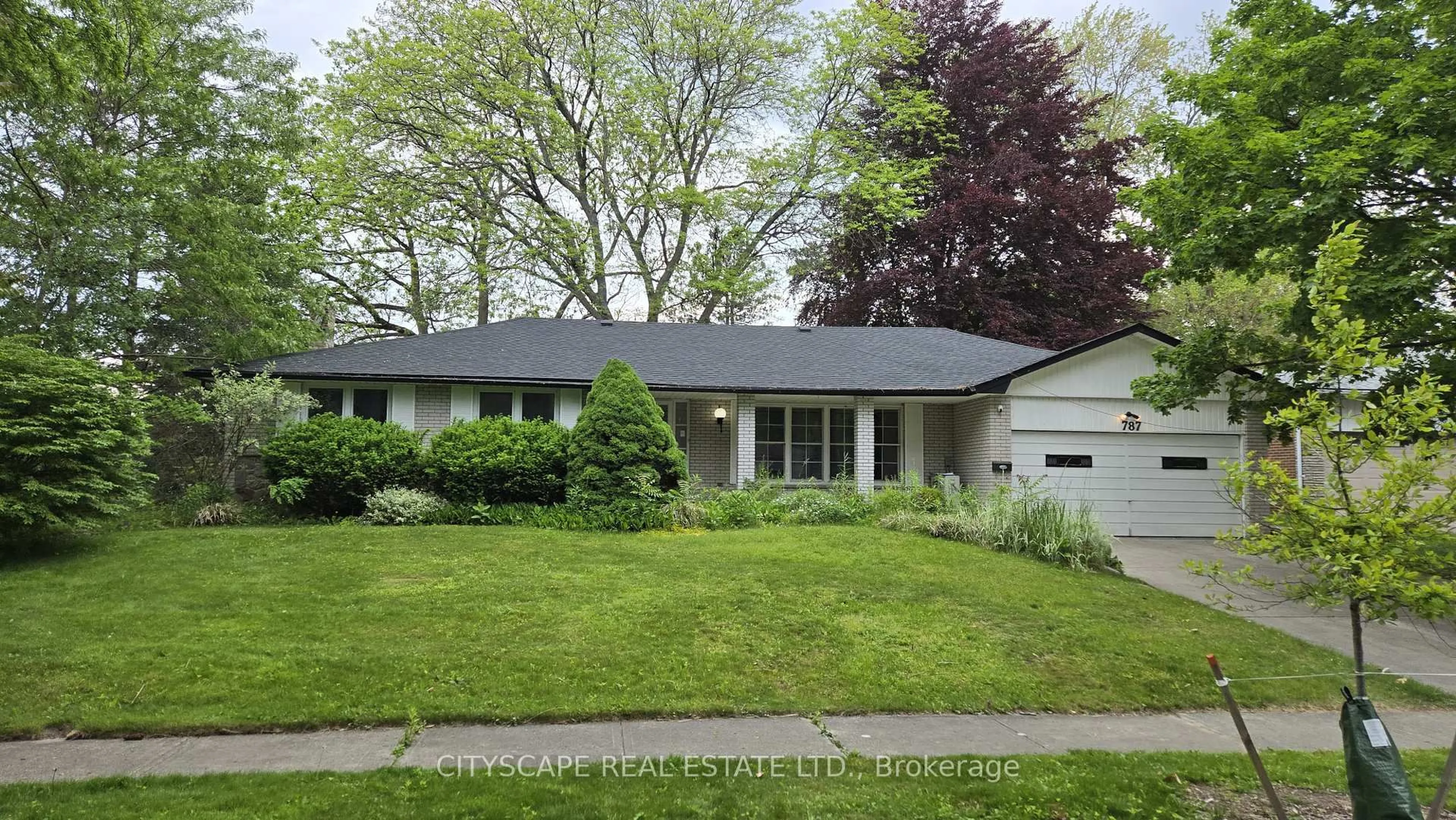 Home with vinyl exterior material, street for 787 Dack Blvd, Mississauga Ontario L5H 1E5