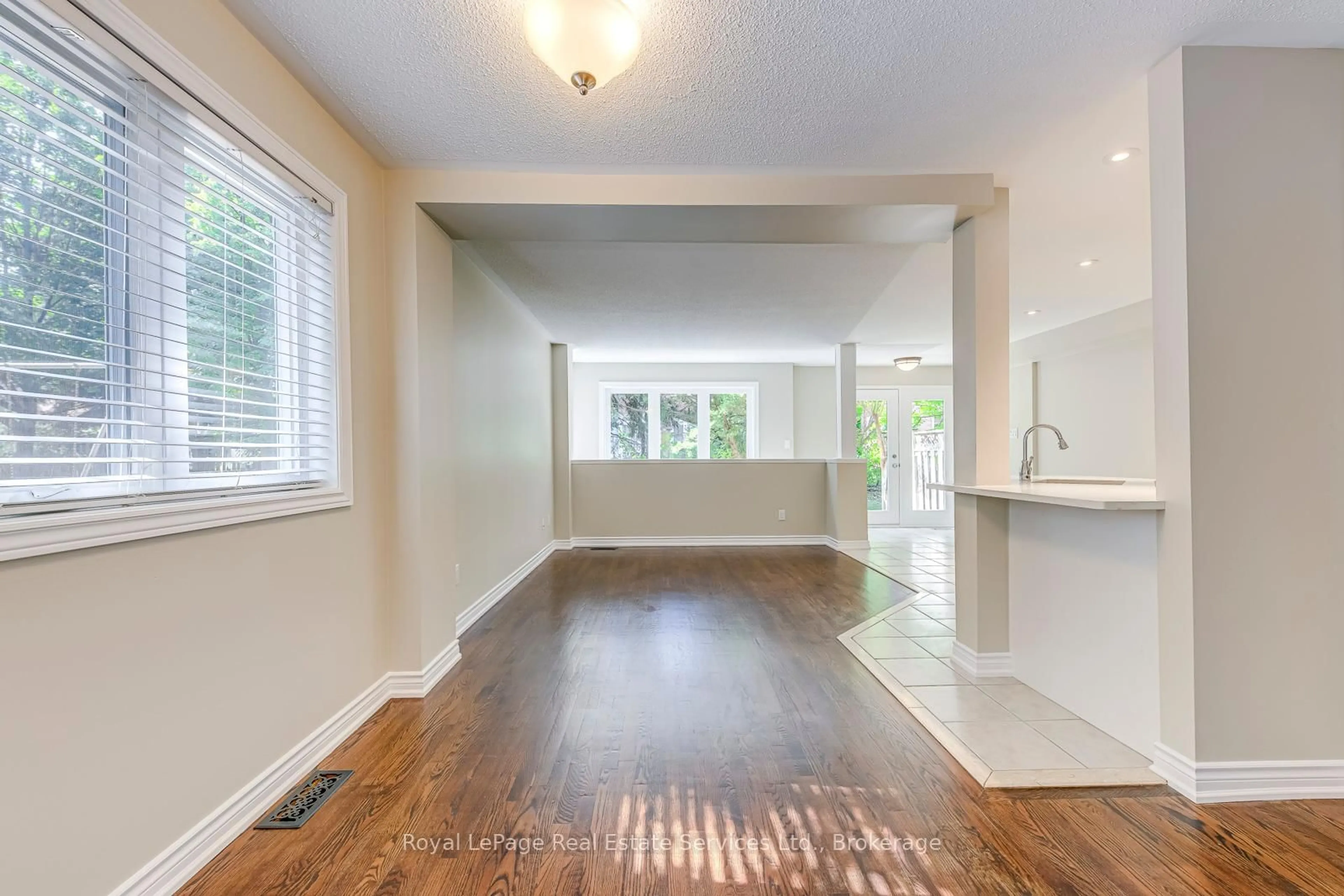 Unknown for 1064 Queen St #13A, Mississauga Ontario L5H 4K3