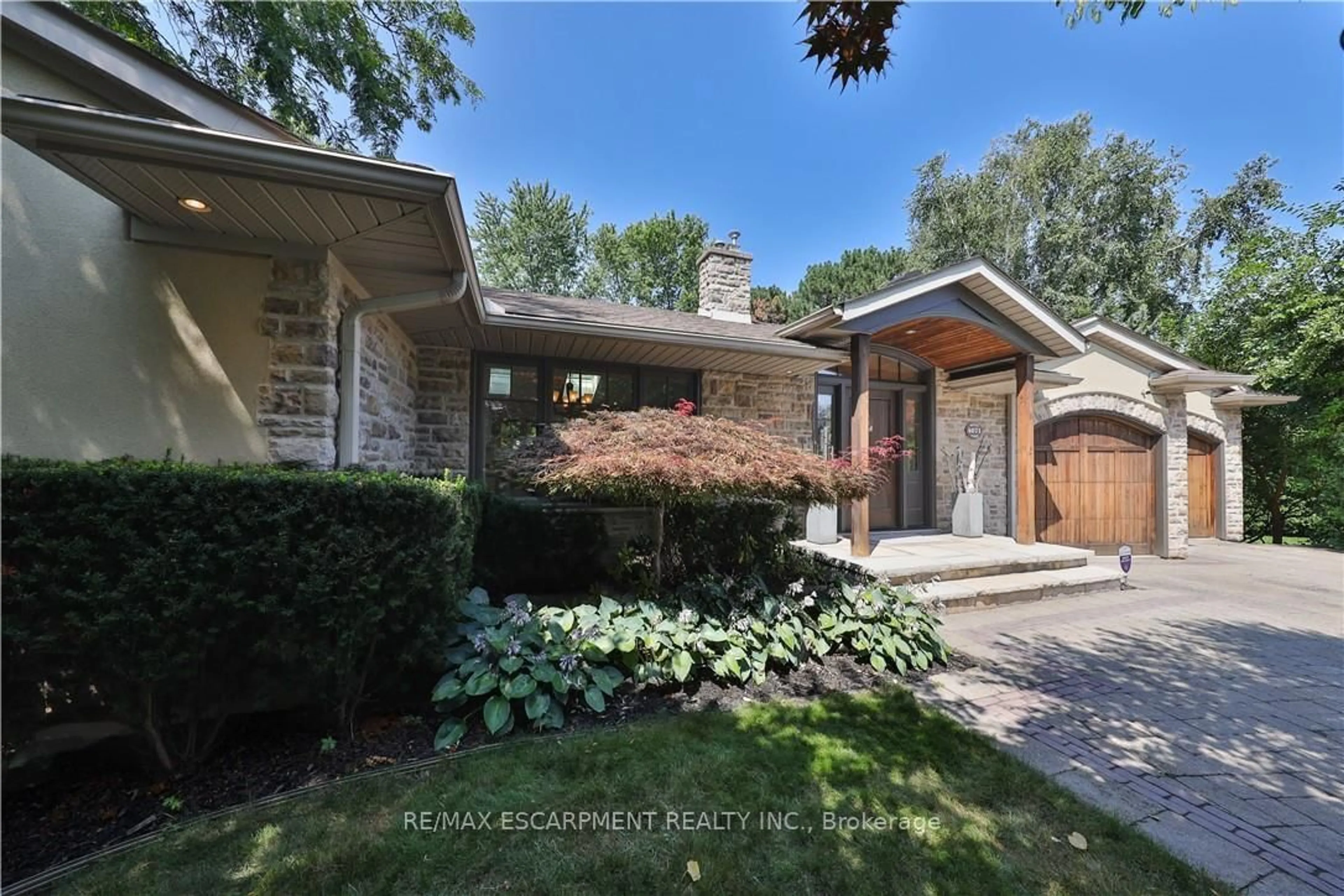 Home with brick exterior material, street for 4071 Melba Pl, Burlington Ontario L7L 2C5