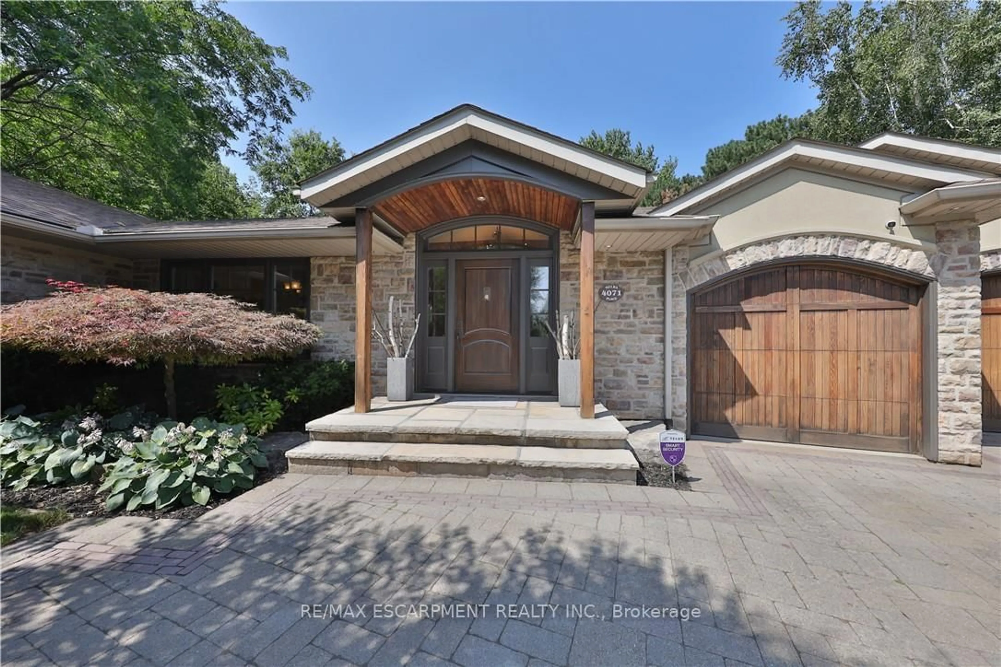 Home with brick exterior material, street for 4071 Melba Pl, Burlington Ontario L7L 2C5