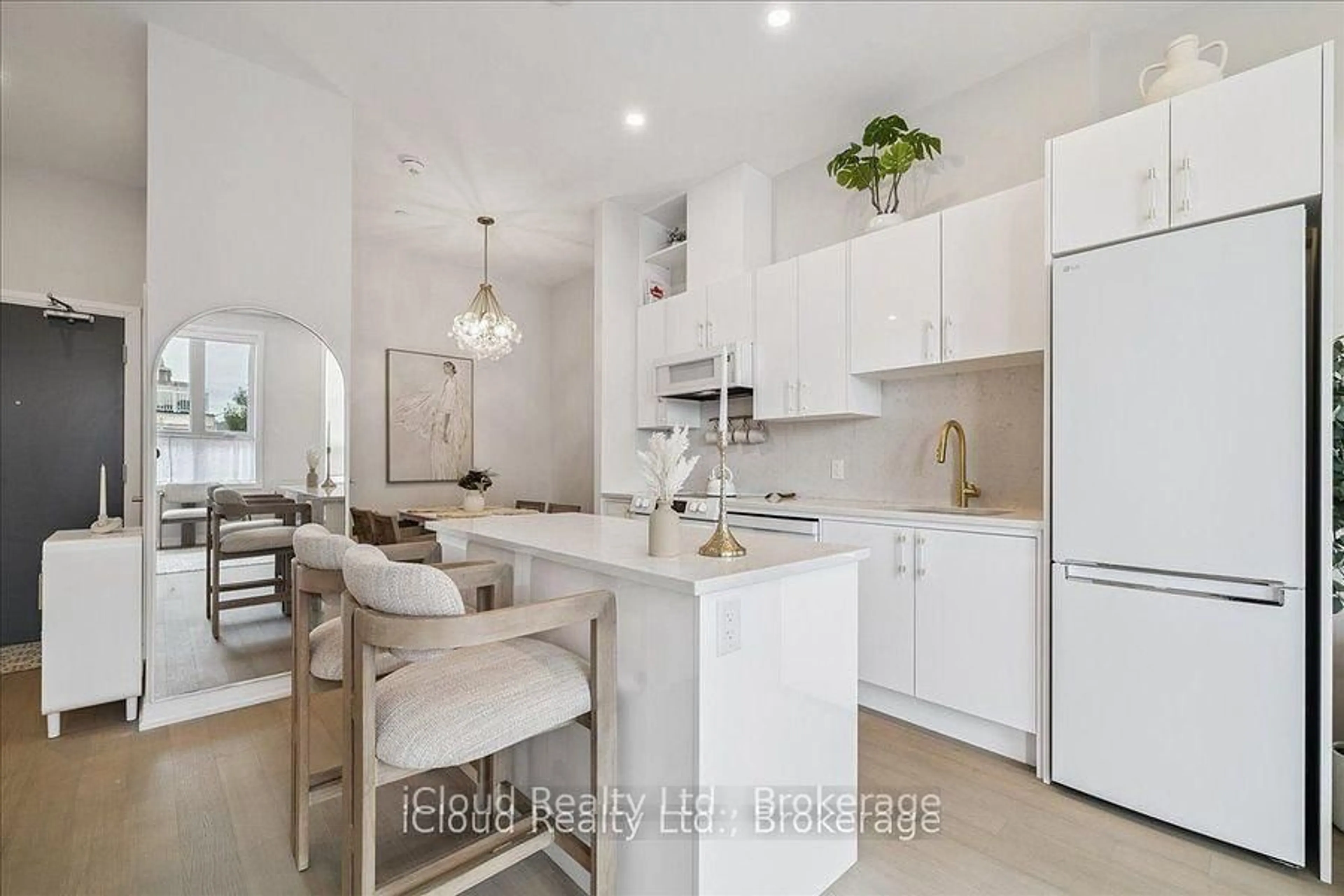 Open concept kitchen, ceramic/tile floor for 3285 Carding Mill Tr #101, Oakville Ontario L6M 5P8