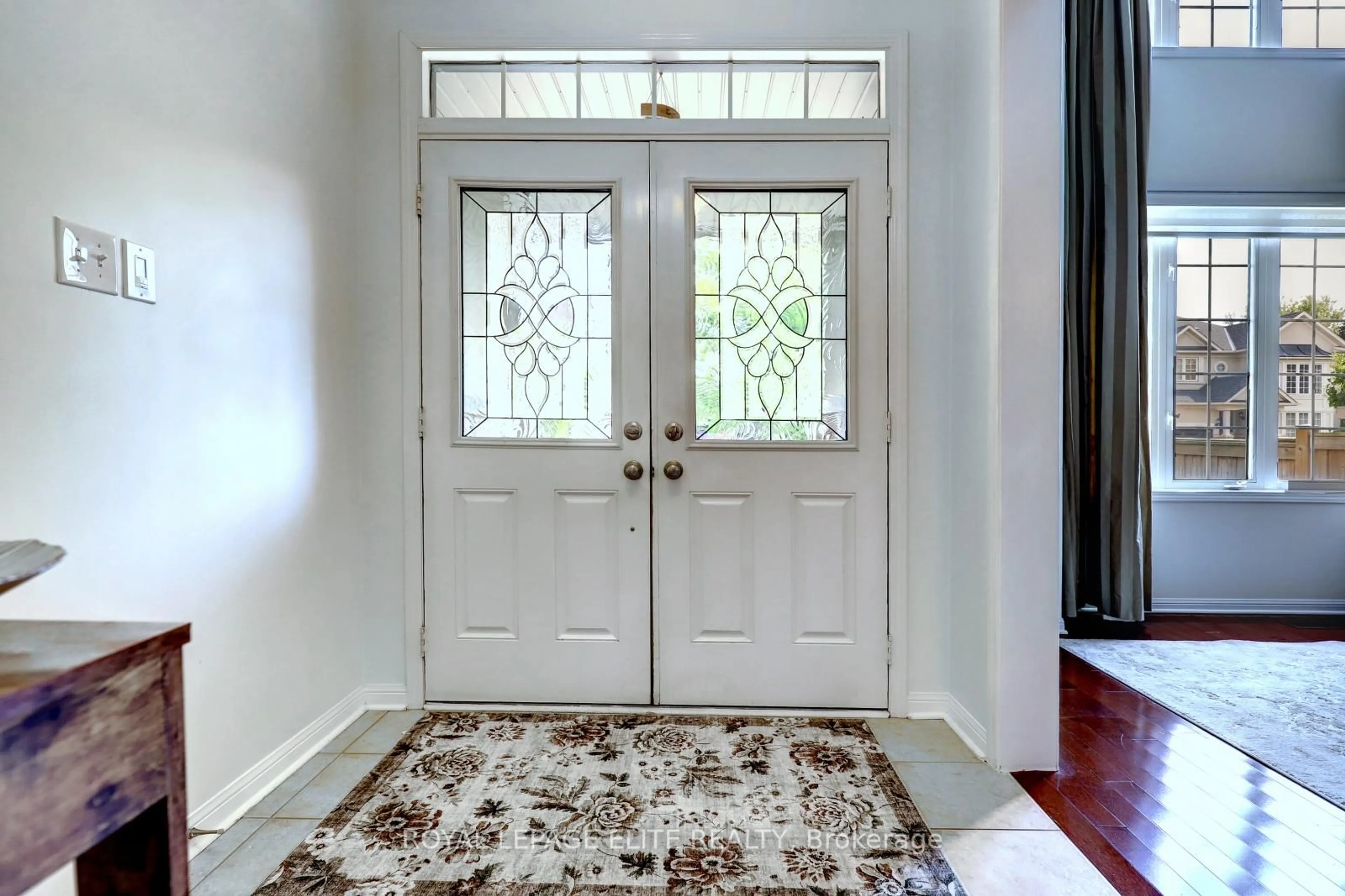 Indoor entryway for 1230 Winter Cres, Milton Ontario L9T 6V8