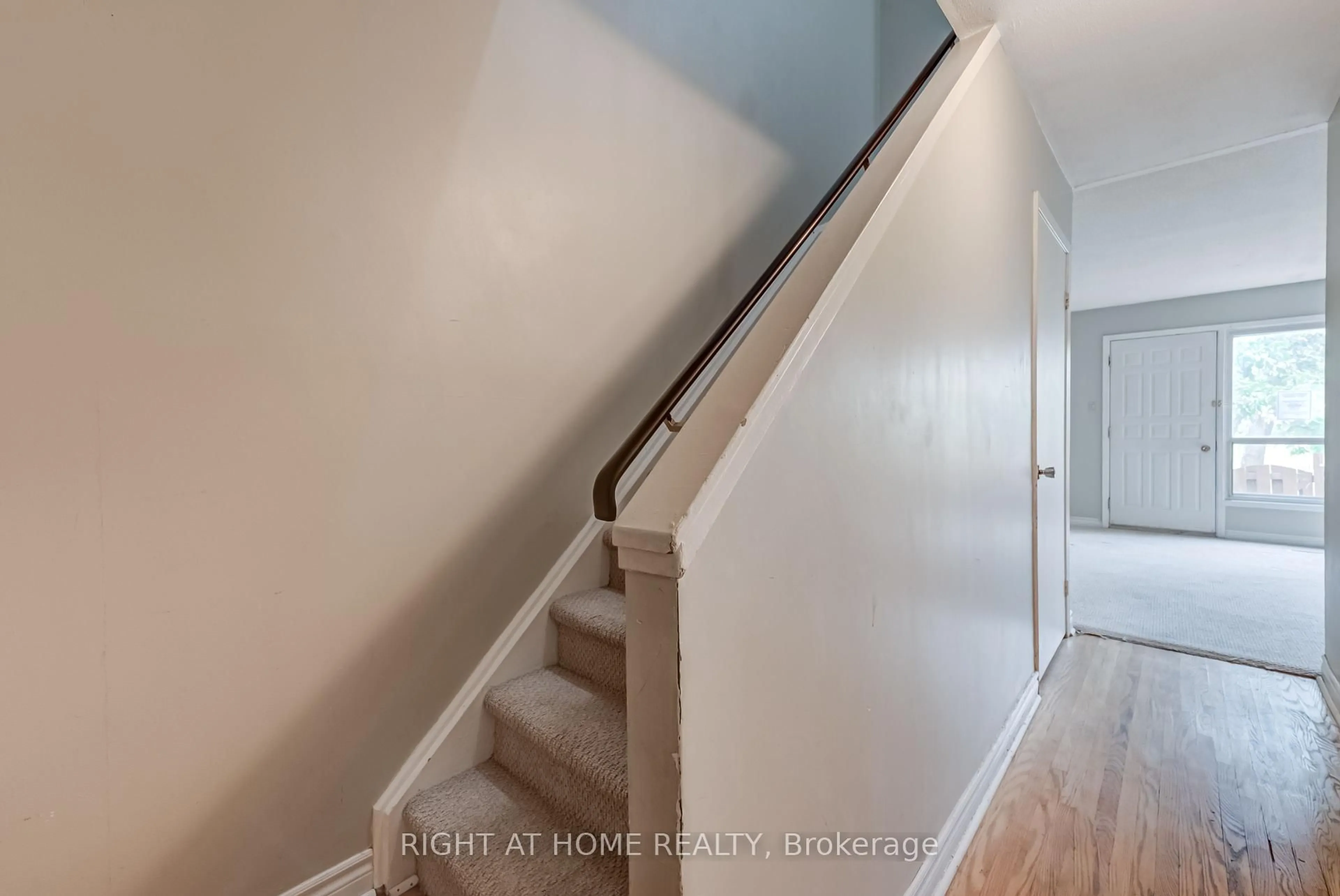 Stairs for 475 Bramalea Rd #78, Brampton Ontario L6T 2X2