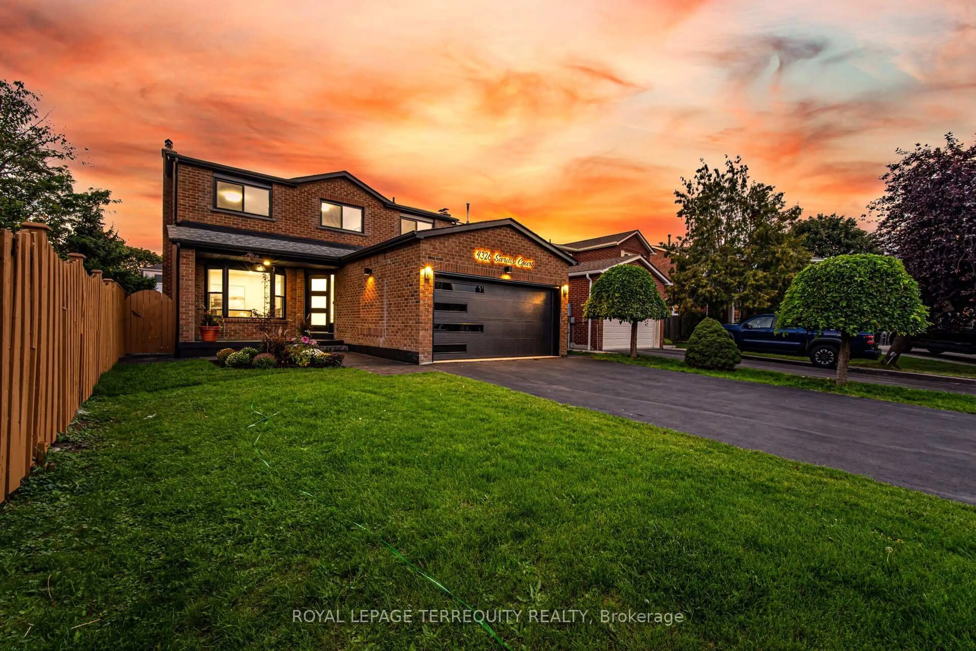 Home with brick exterior material, street for 4326 Sardis Crt, Mississauga Ontario L4W 4B3