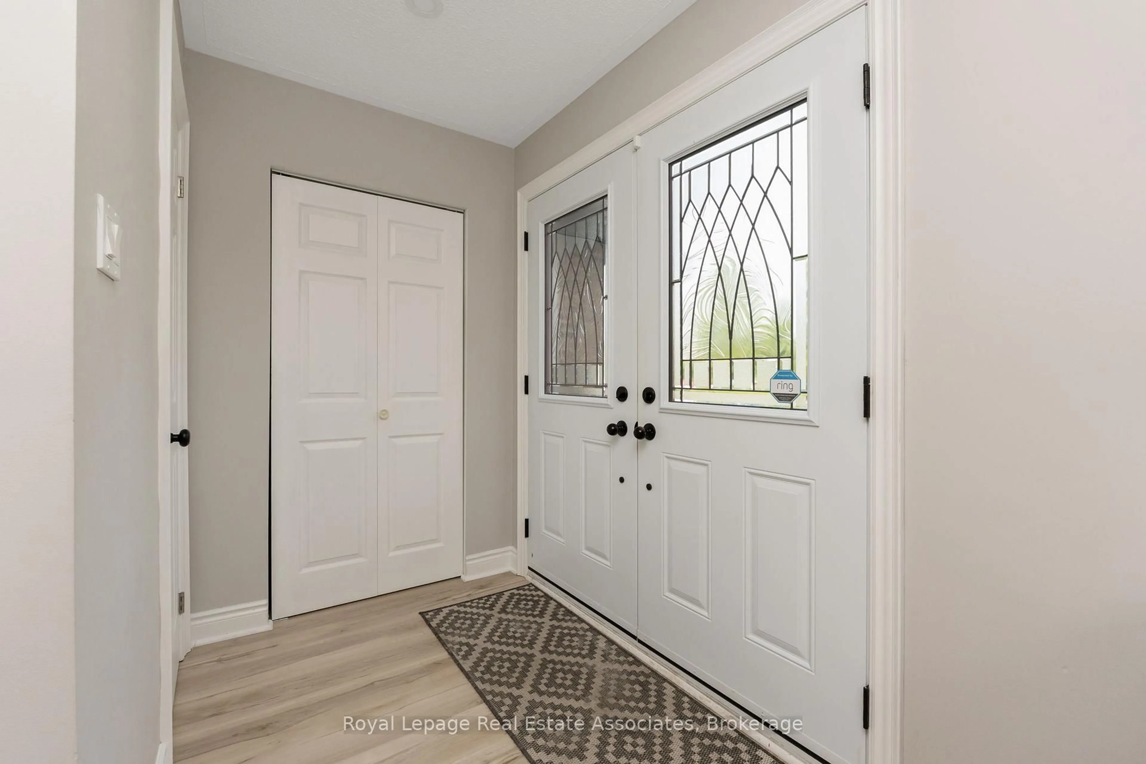 Indoor entryway for 28 Newby Crt, Brampton Ontario L6V 2R8