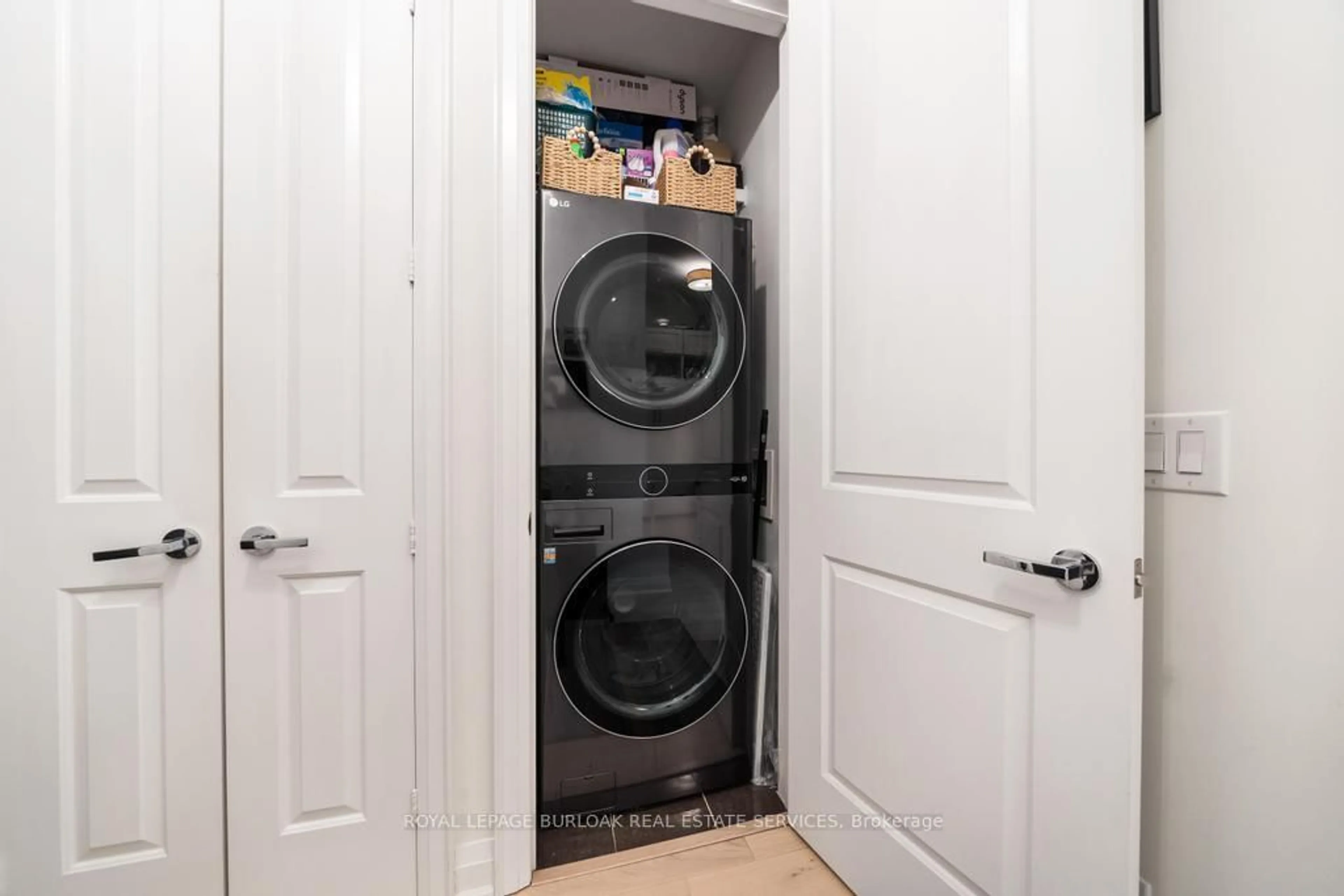 Laundry room for 11 Bronte Rd #103, Oakville Ontario L6L 0E1