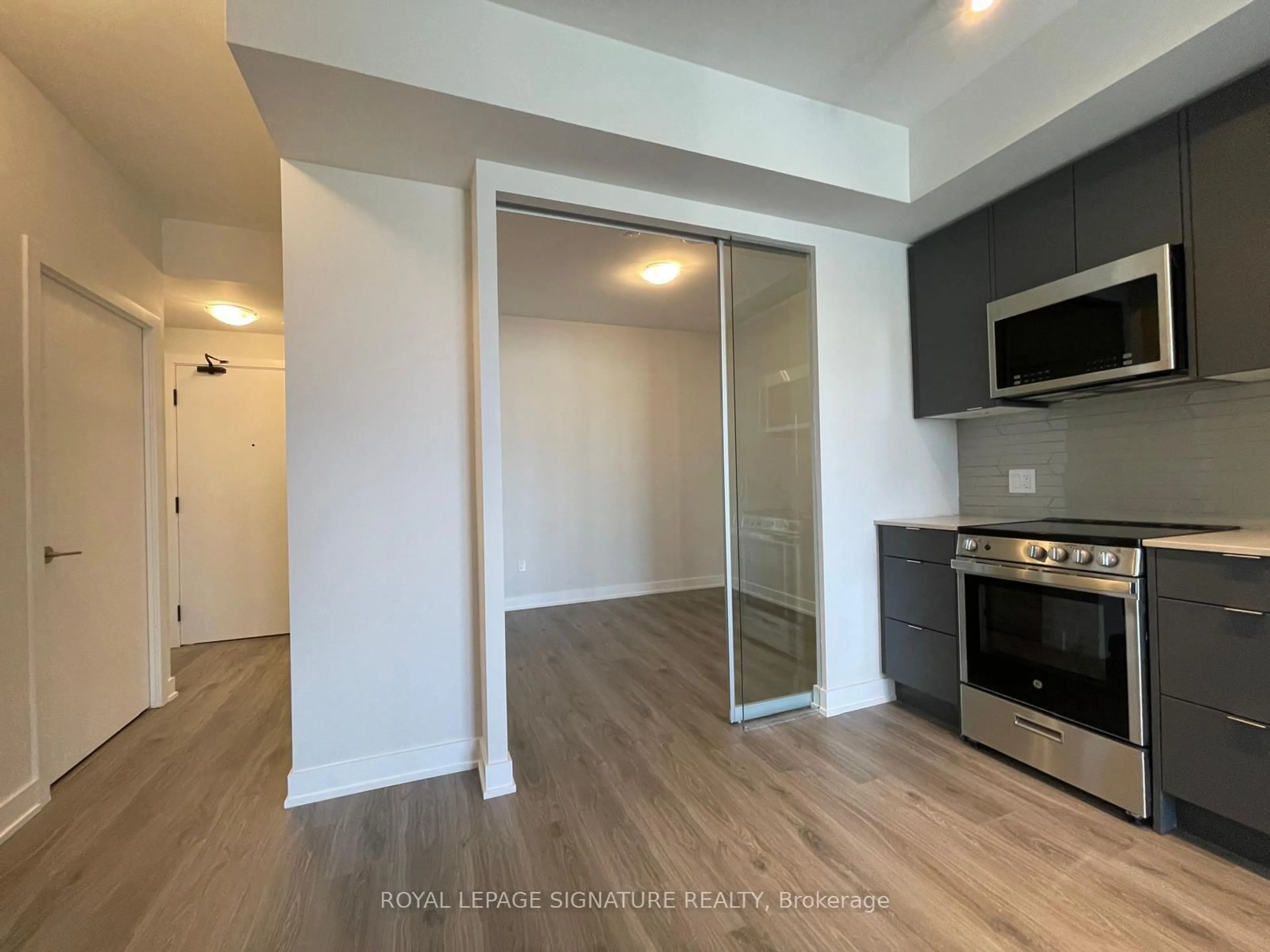 A pic of a room for 4130 Parkside Village Dr #1803, Mississauga Ontario L5B 0L7
