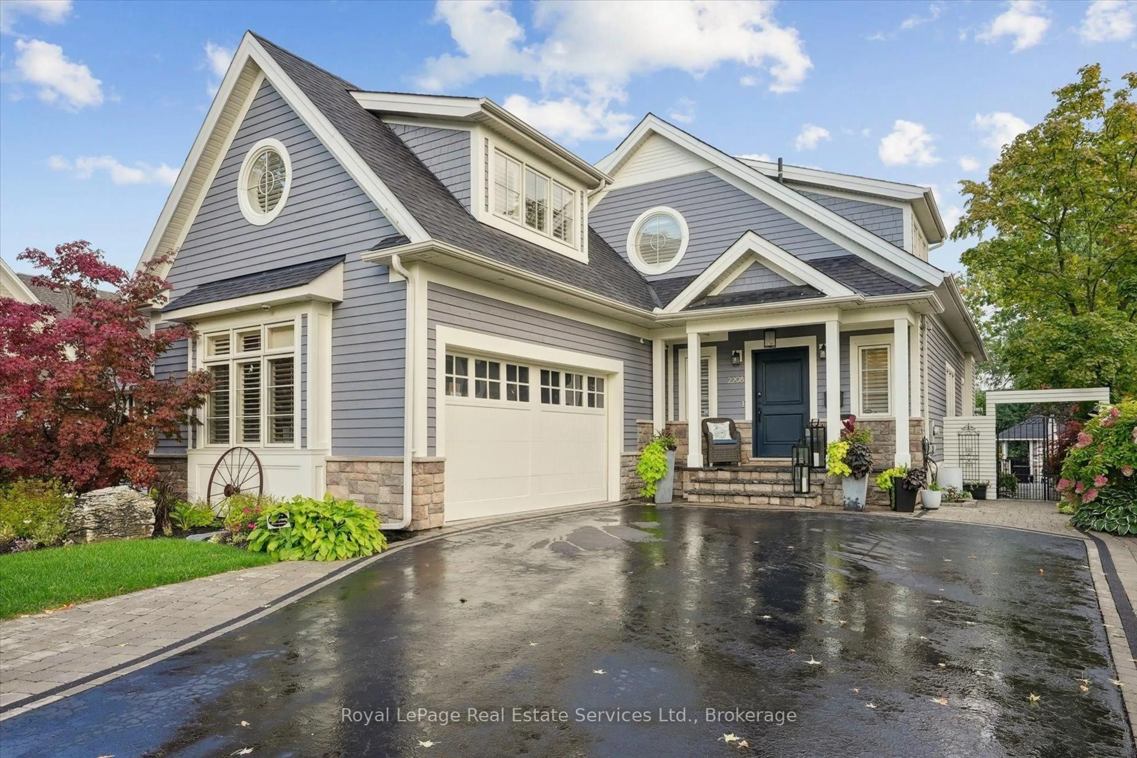 Home with vinyl exterior material, street for 2298 Belyea St, Oakville Ontario L6L 1N6