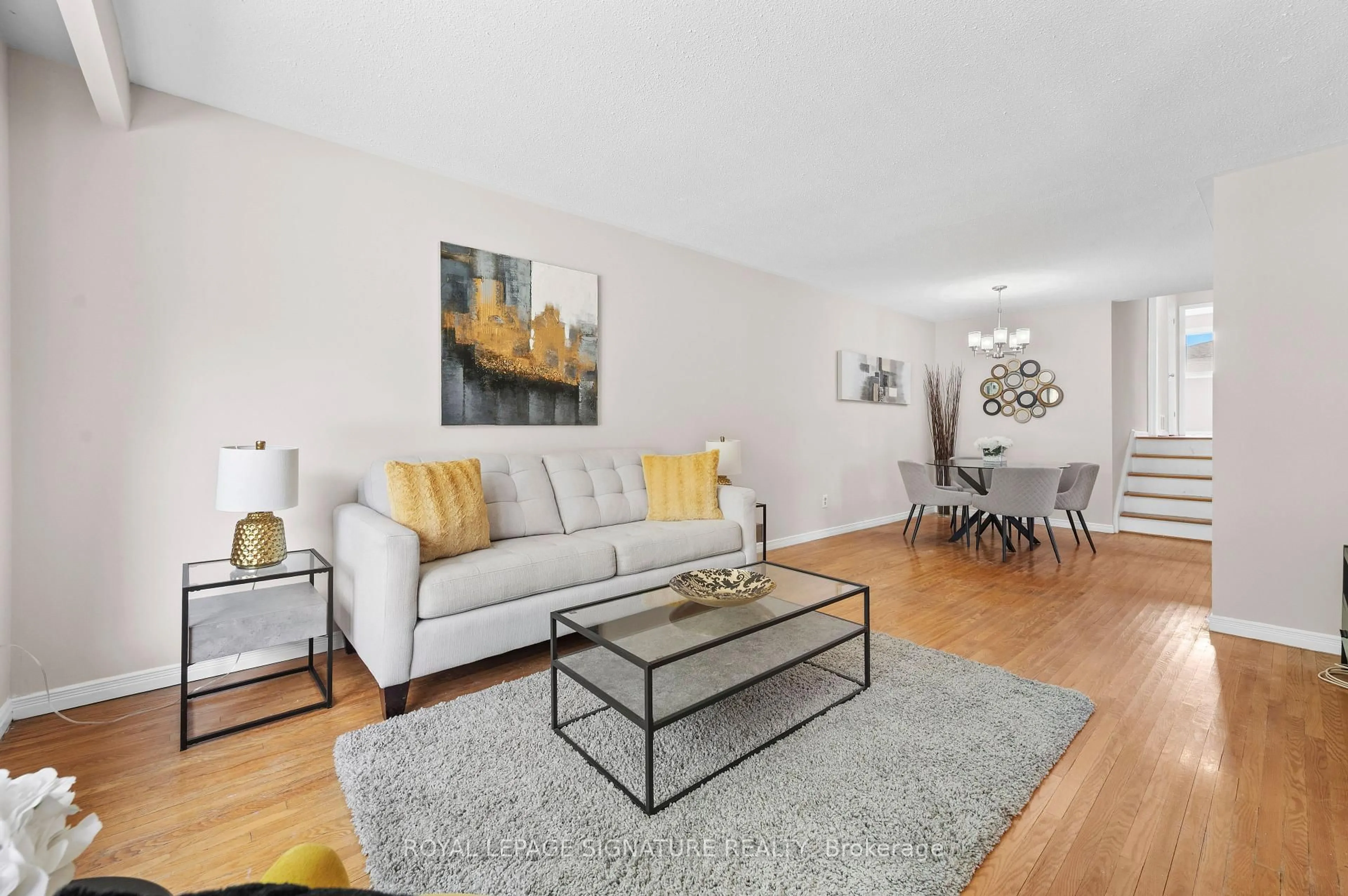 Living room with furniture, unknown for 1908 Bonnymede Dr, Mississauga Ontario L5J 1E1