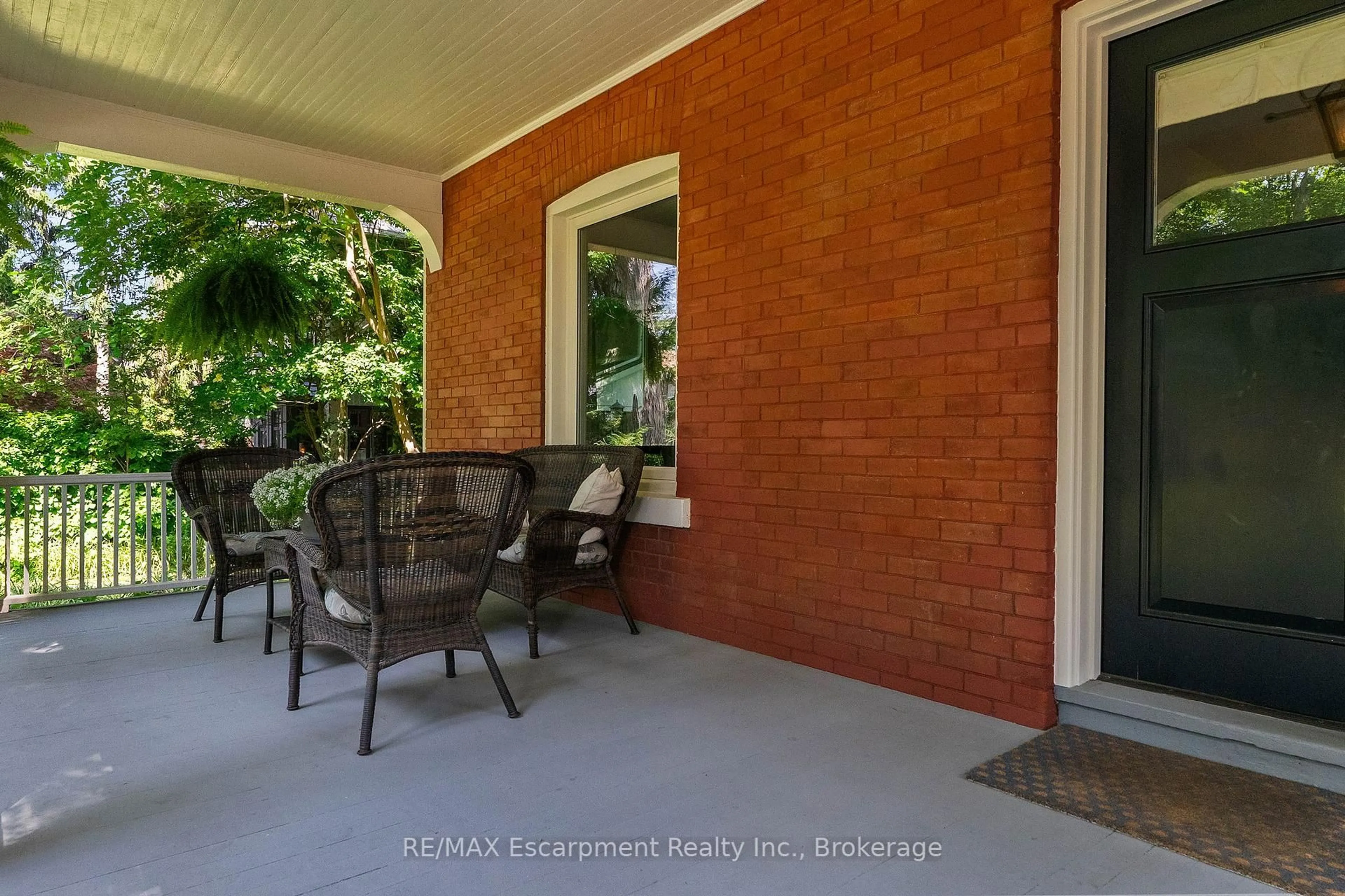 Patio, street for 73 Park Ave, Oakville Ontario L6J 3Y1