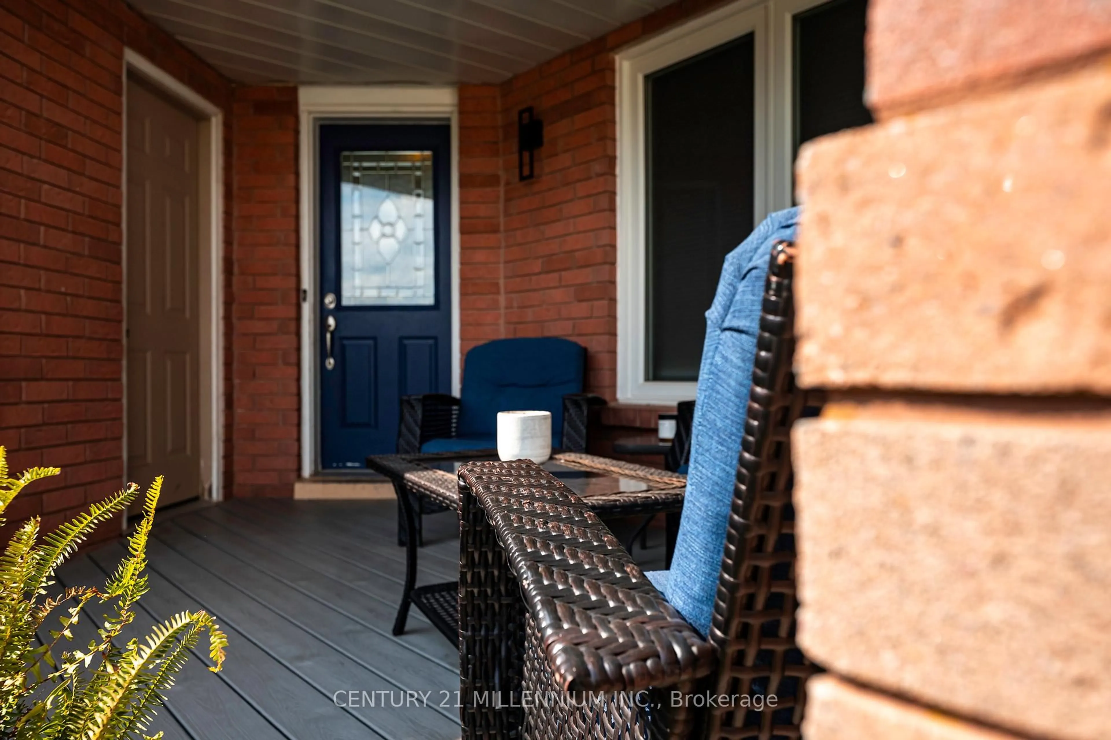 Patio, street for 174 Lisa Marie Dr, Orangeville Ontario L9W 4P7