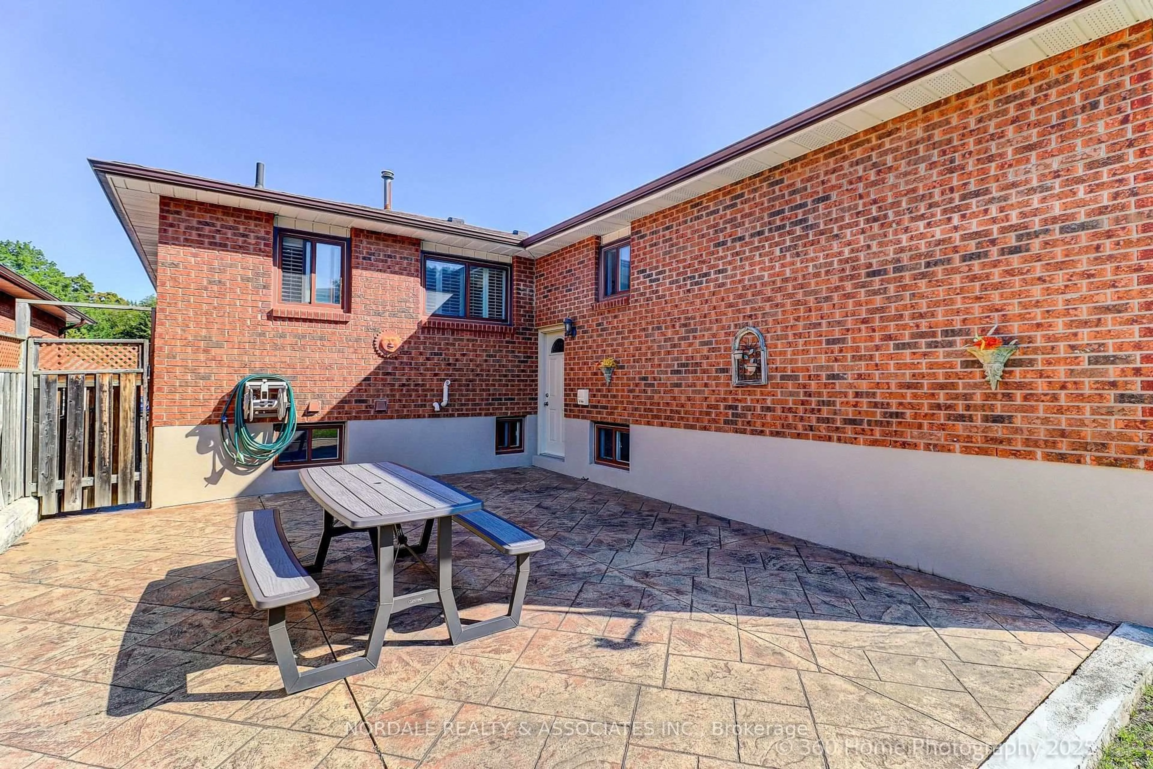 Patio, street for 111 Stilecroft Dr, Toronto Ontario M3J 1A8