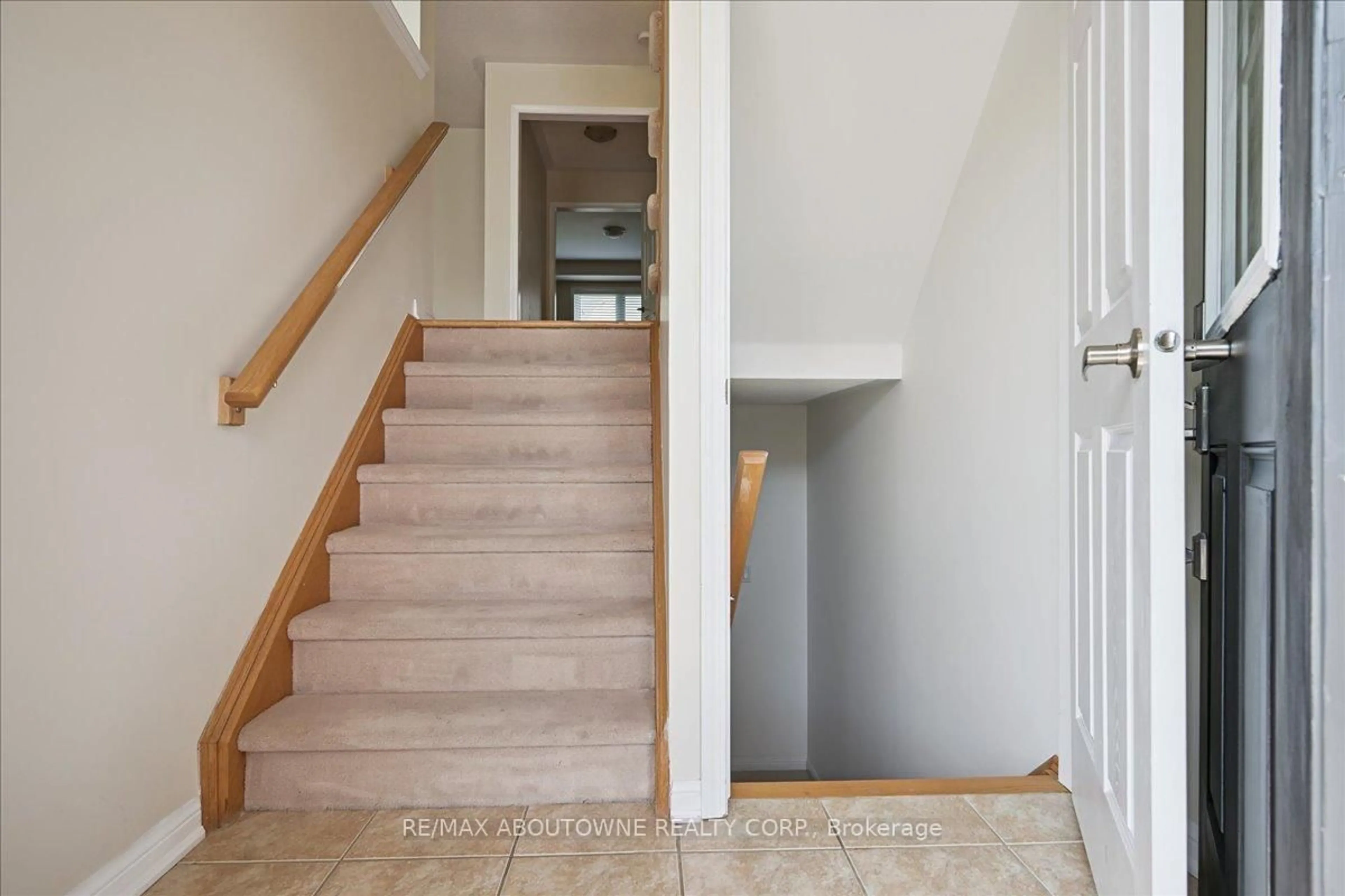 Stairs for 2389 Coho Way, Oakville Ontario L6M 0G6