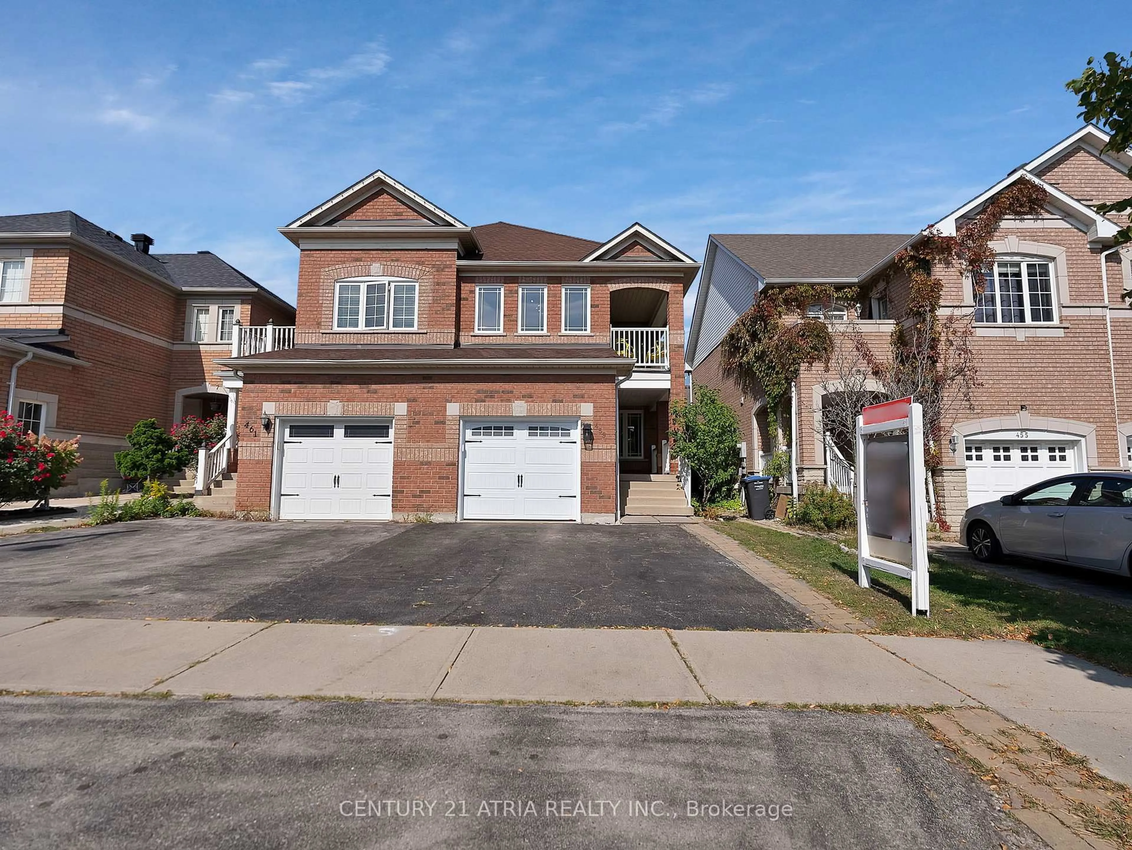 Home with brick exterior material, street for 459 Stonetree Crt, Mississauga Ontario L5B 4H3