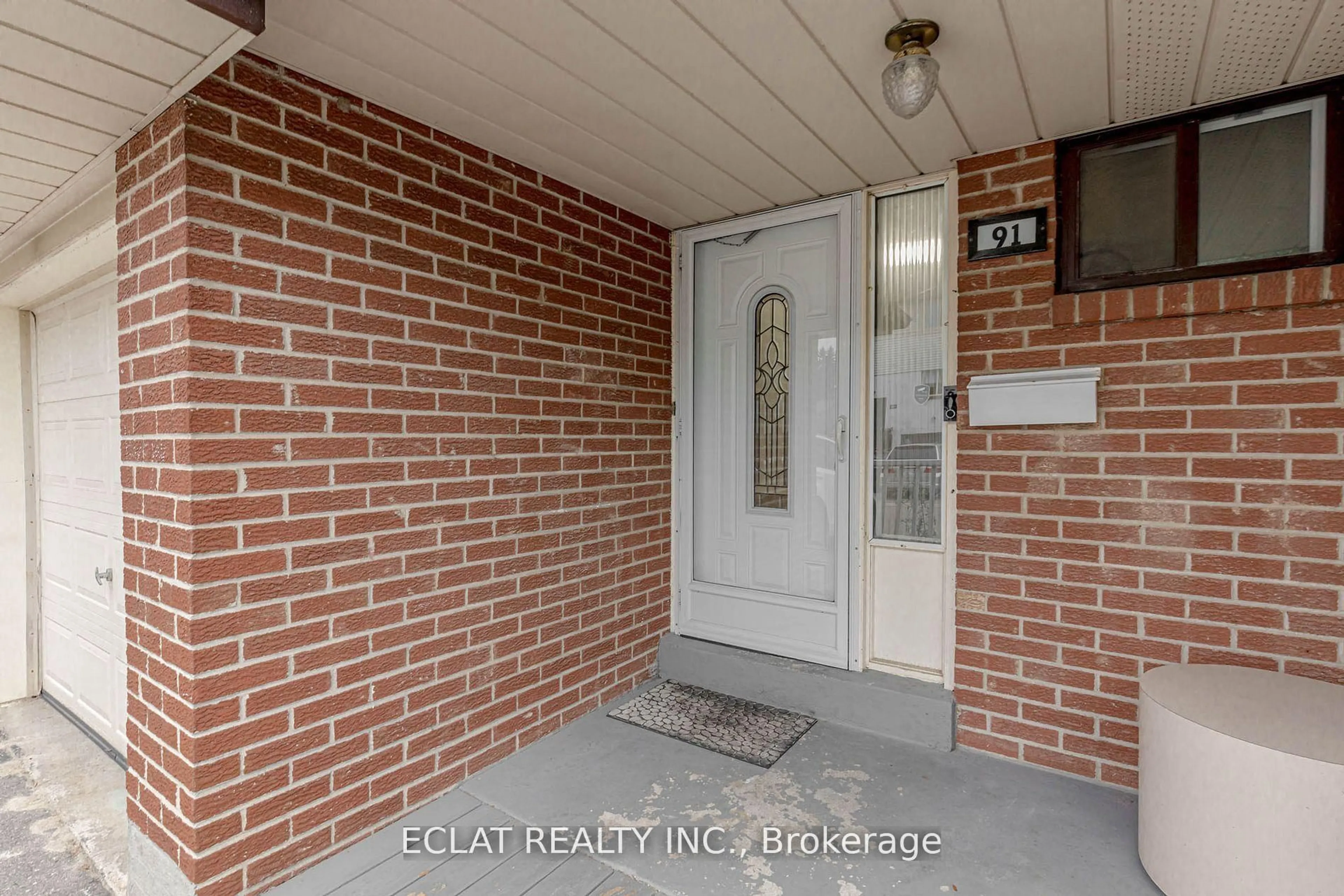 Indoor entryway for 91 Baronwood Crt #91, Brampton Ontario L6V 3H7