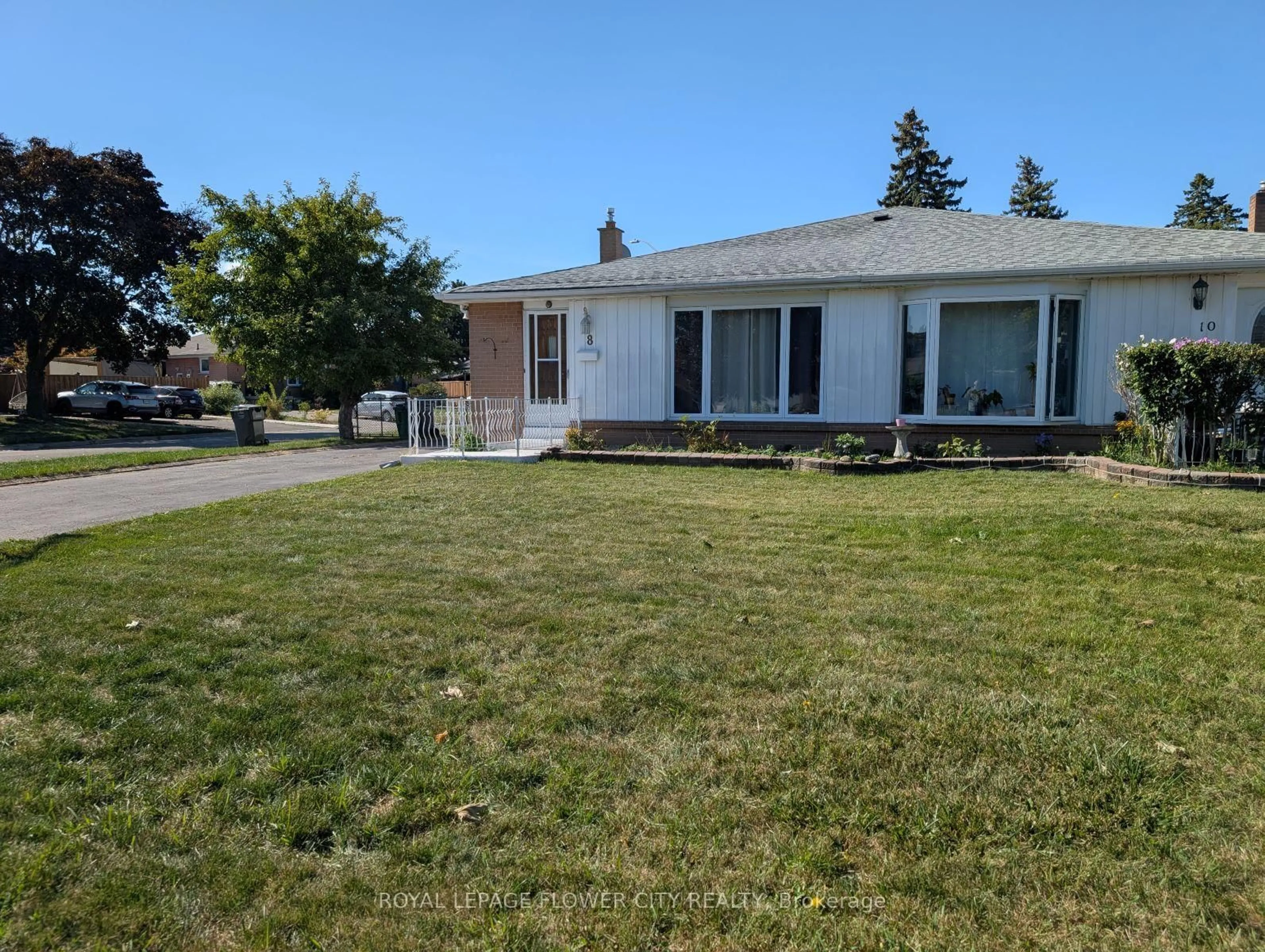 Unknown for 8 Athlone Ave, Brampton Ontario L6T 2N7