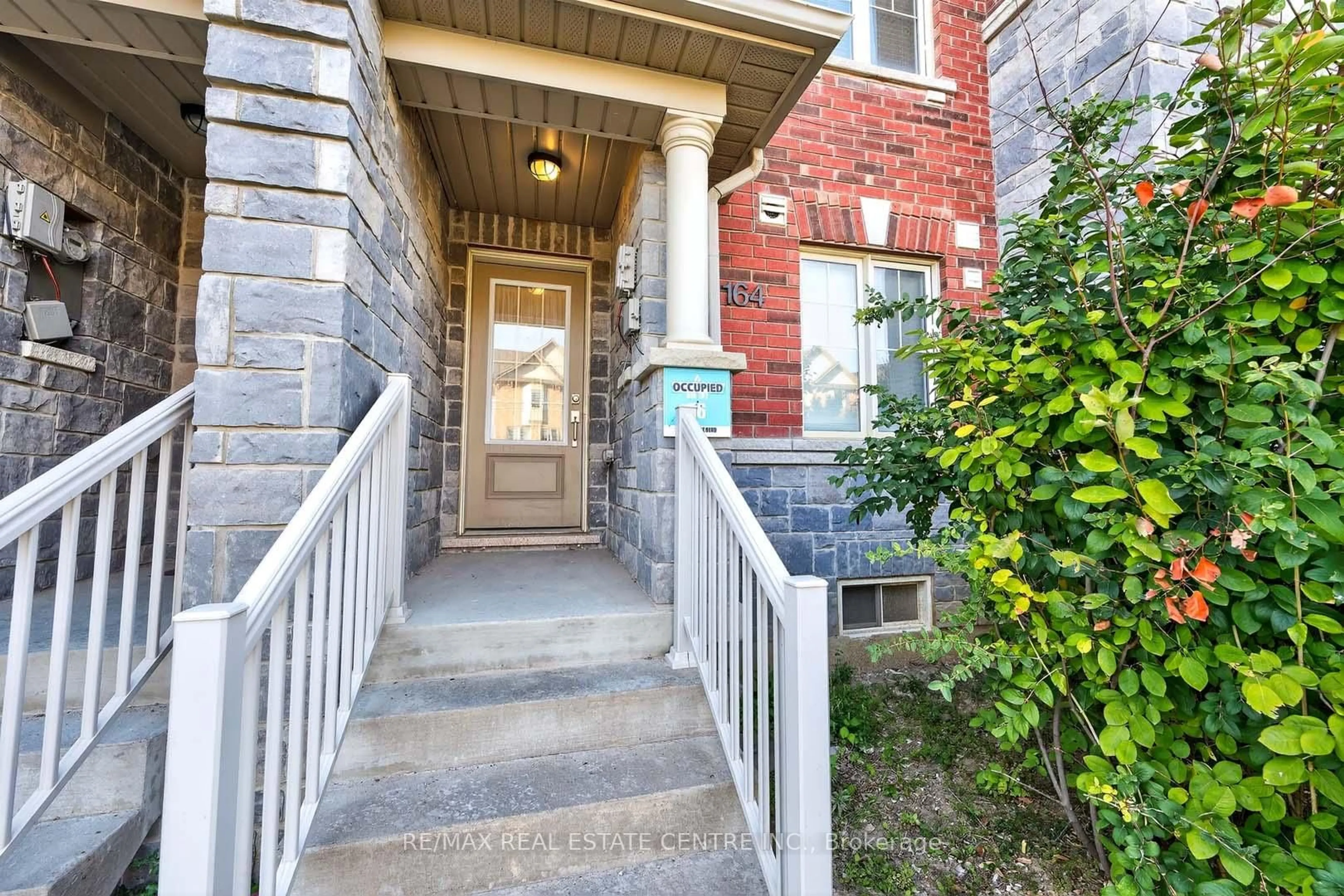 Unknown for 164 Inspire Blvd, Brampton Ontario L6R 3X7