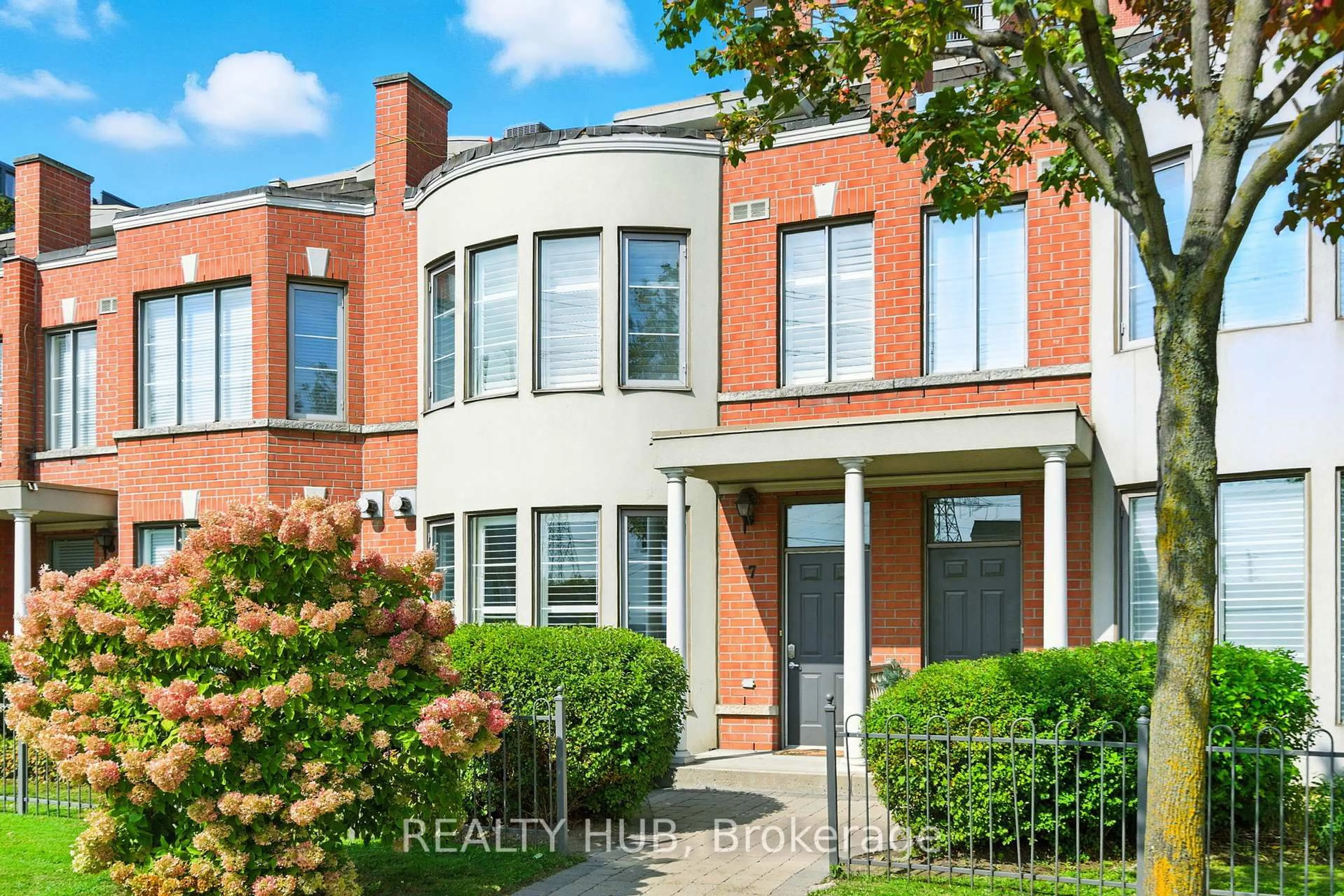 Home with brick exterior material, street for 442 MAPLE Ave #7, Burlington Ontario L7S 2L7