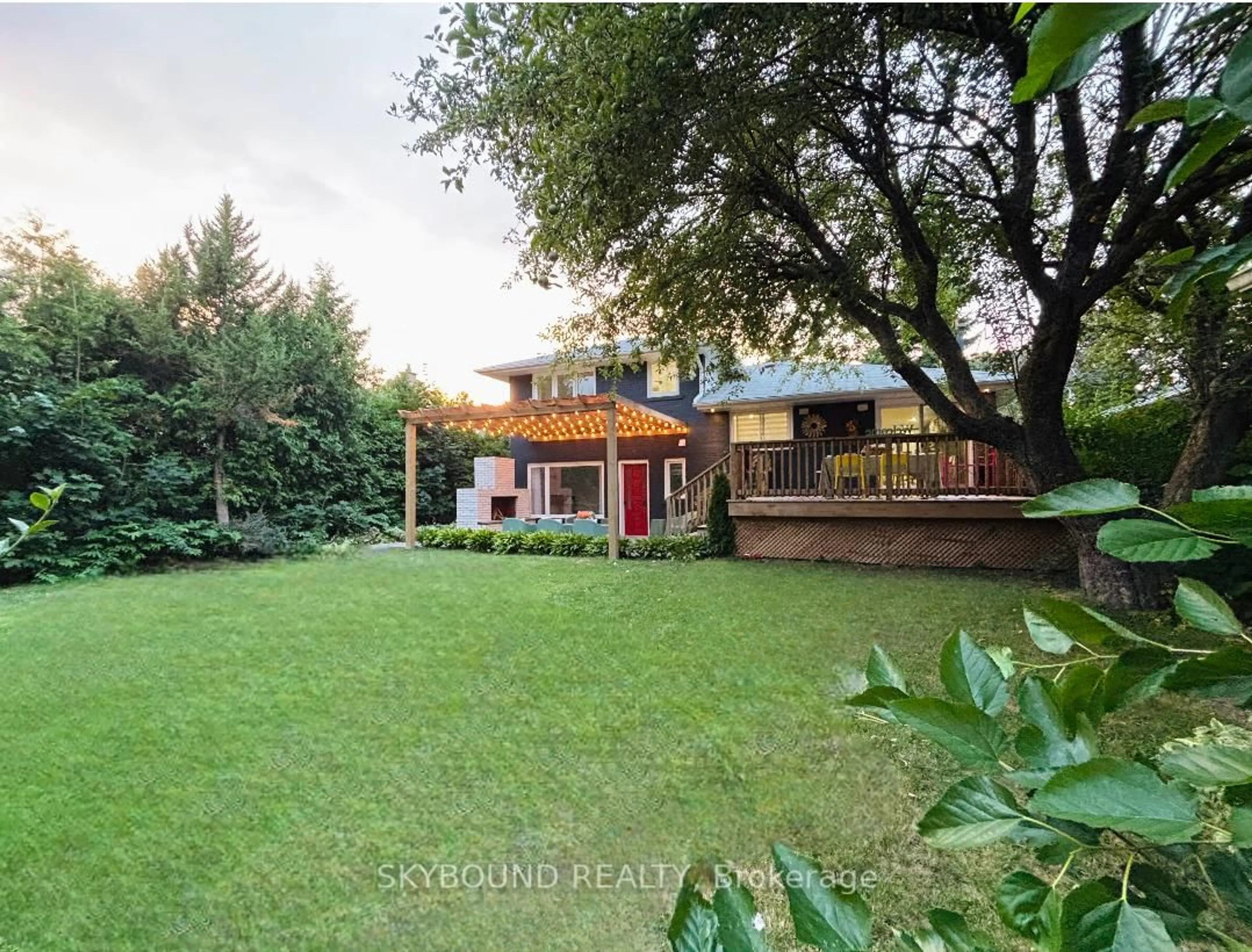 Home with brick exterior material, unknown for 23 Drury Lane, Toronto Ontario M9P 1P8