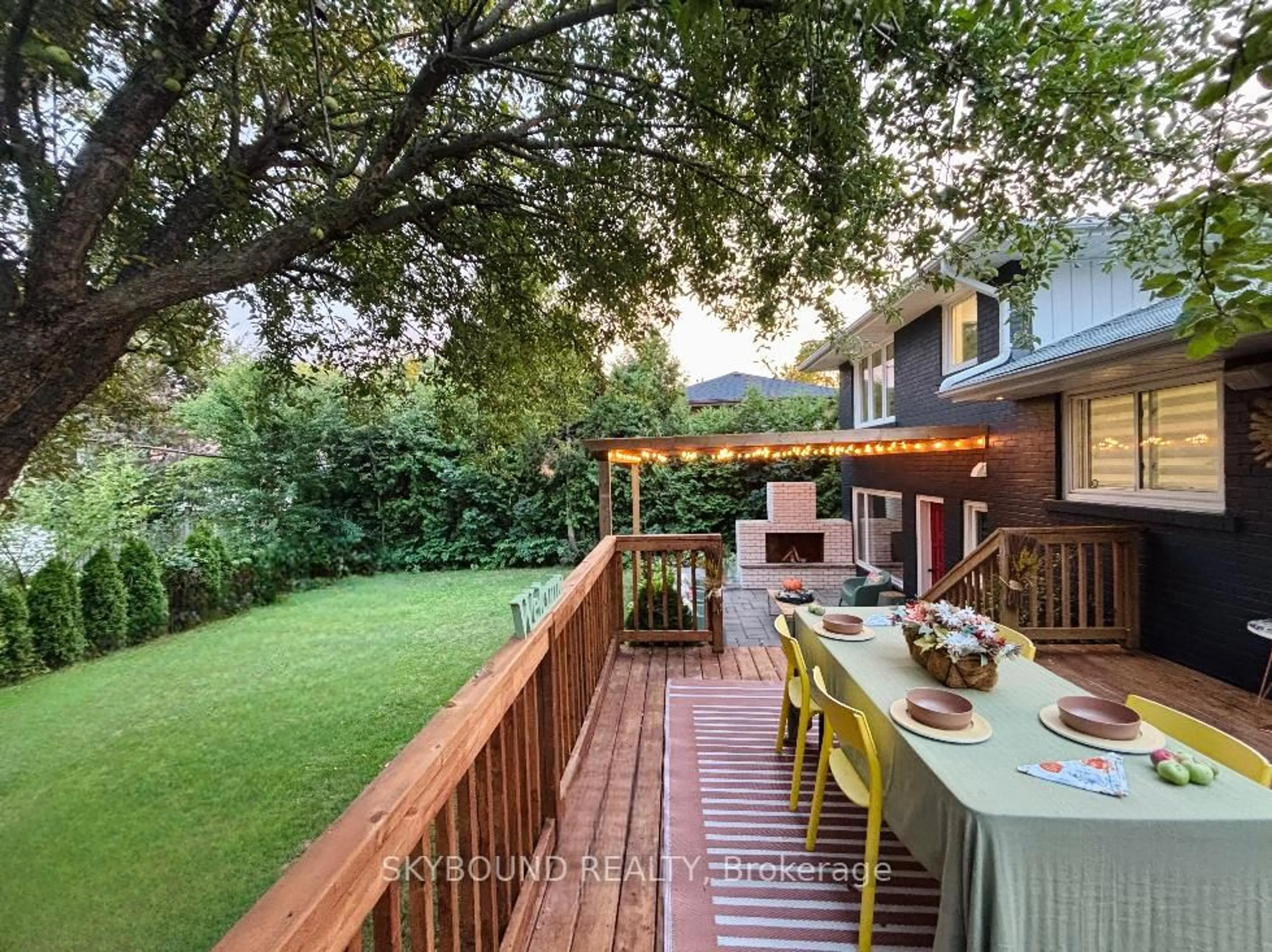 Patio, street for 23 Drury Lane, Toronto Ontario M9P 1P8