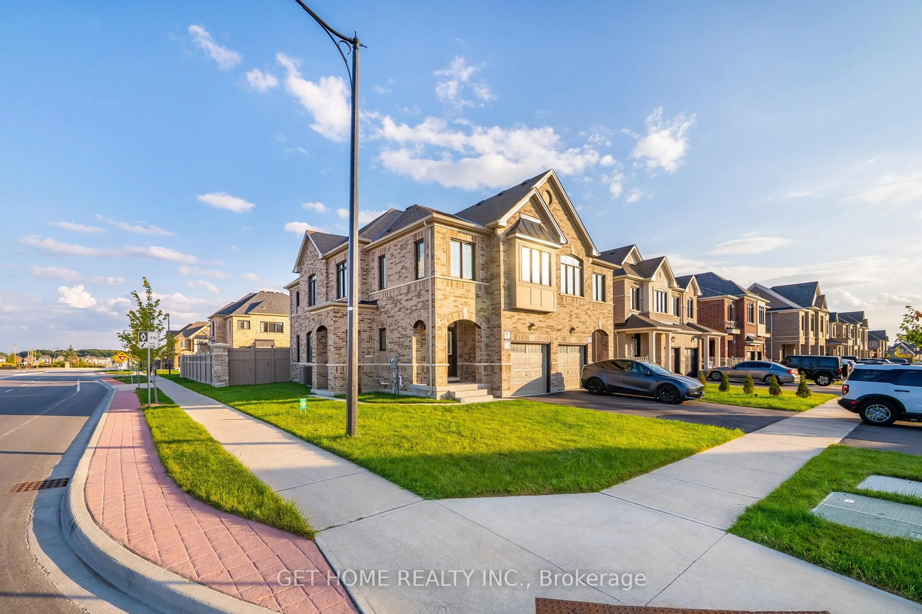 Home with brick exterior material, street for 1 Fordham Rd, Brampton Ontario L6Y 6K2
