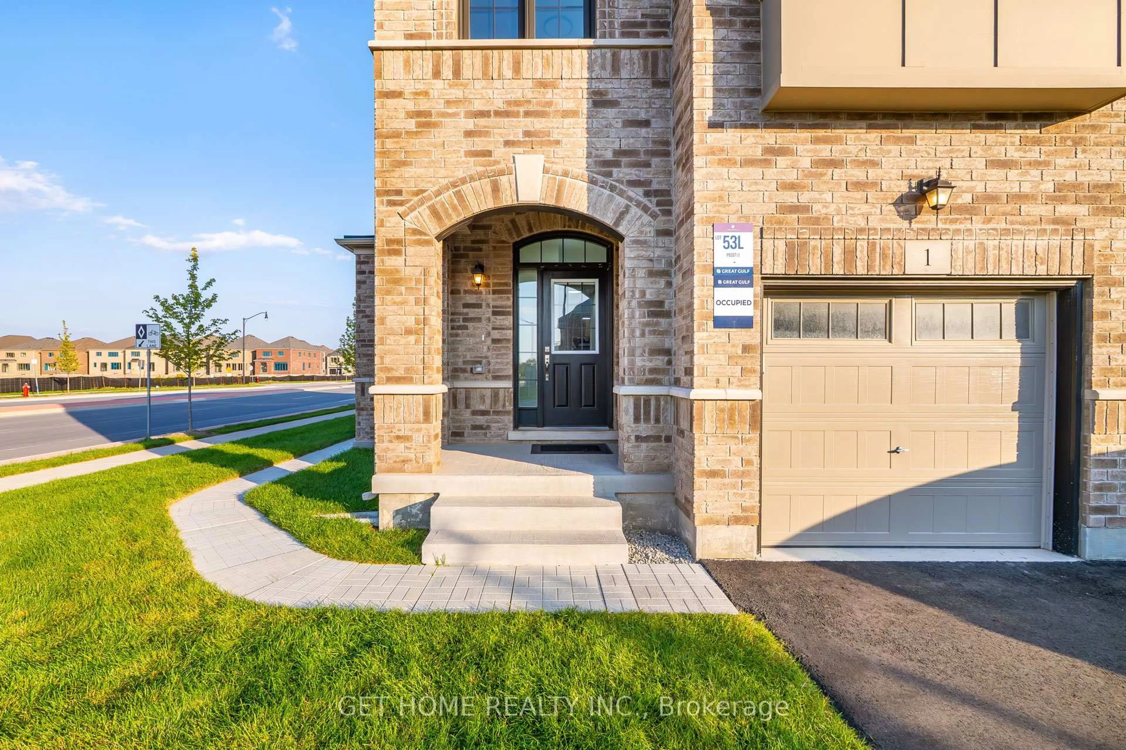 Home with brick exterior material, street for 1 Fordham Rd, Brampton Ontario L6Y 6K2