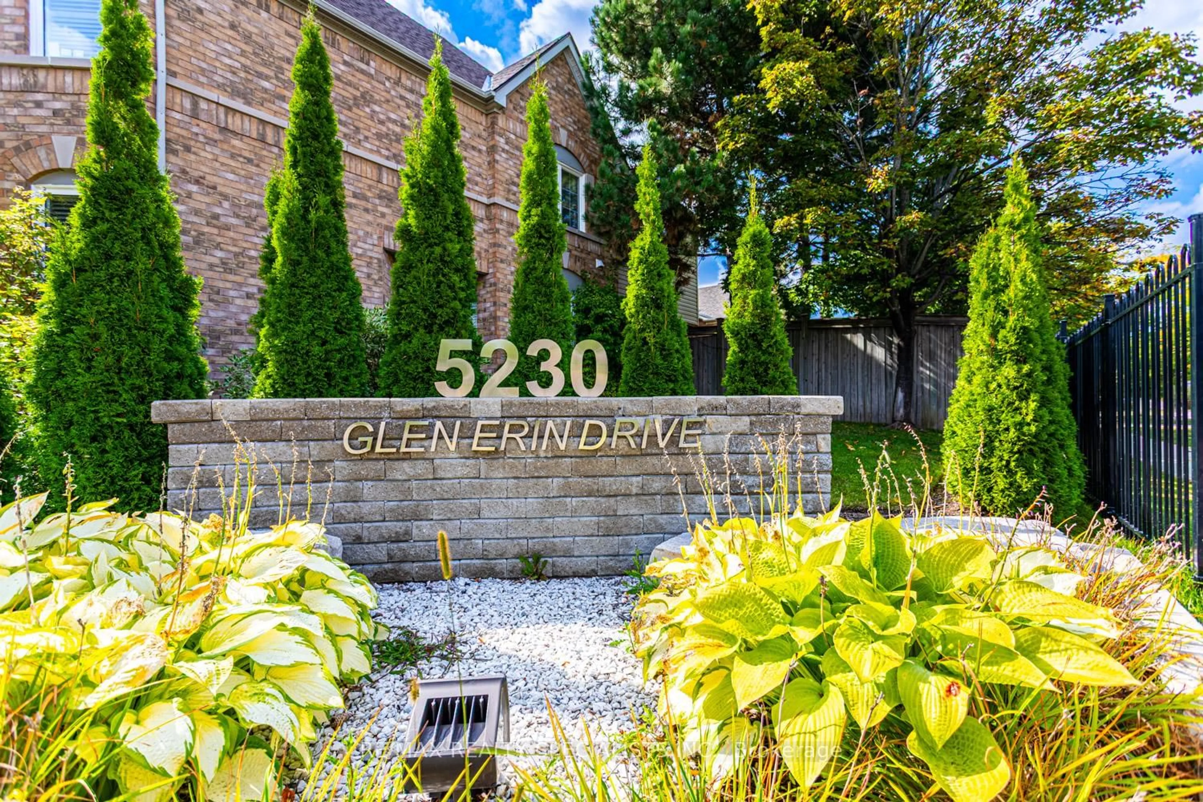 Unknown for 5230 Glen Erin Dr #102, Mississauga Ontario L5M 5Z7
