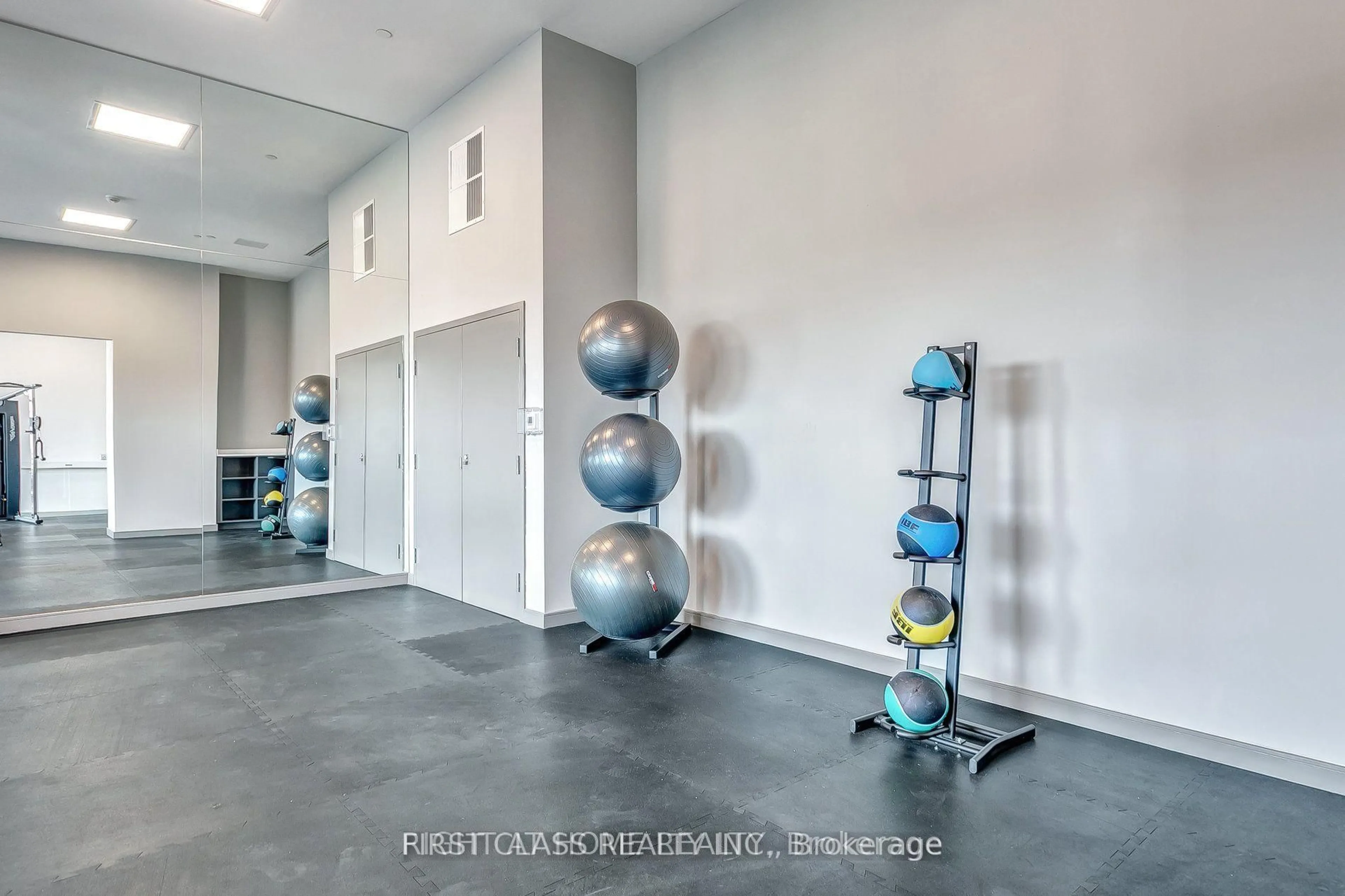 Gym or fitness room for 50 Thomas Riley Rd #802, Toronto Ontario M9B 0C1
