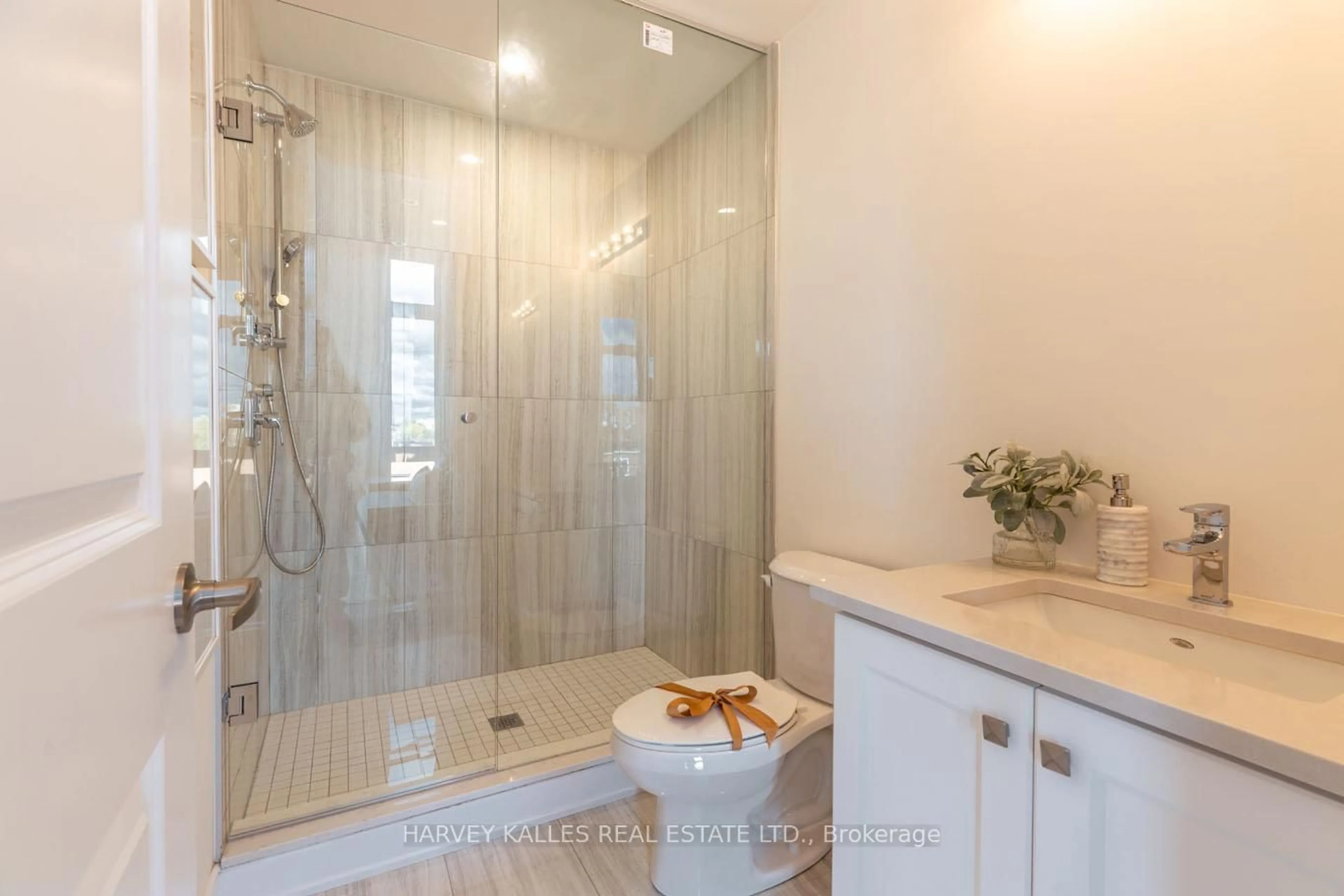 Contemporary bathroom, ceramic/tile floor for 15 Innes Ave, Toronto Ontario M6E 0B2