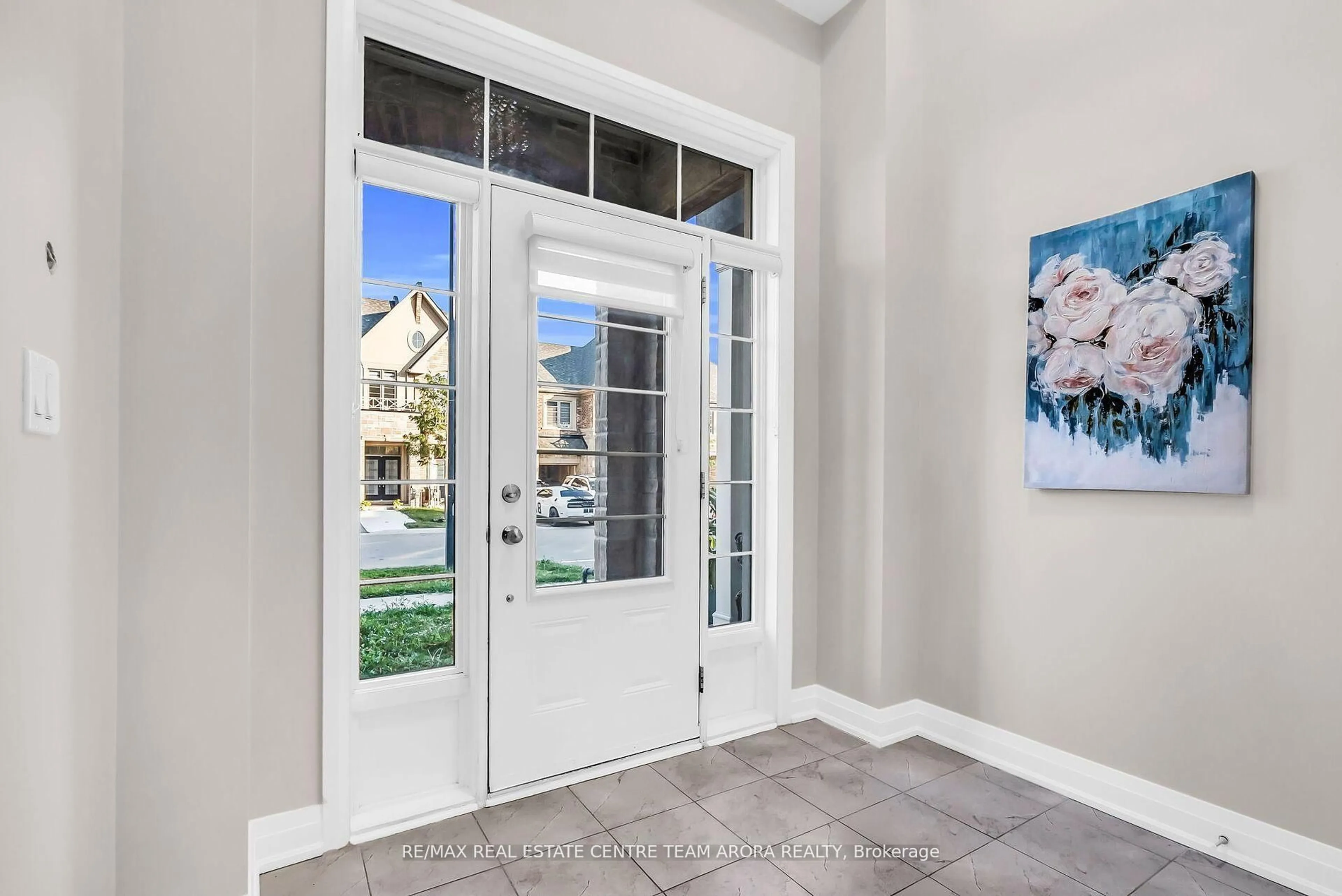 Indoor entryway for 24 Dalbeattie Dr, Brampton Ontario L6Y 6H6