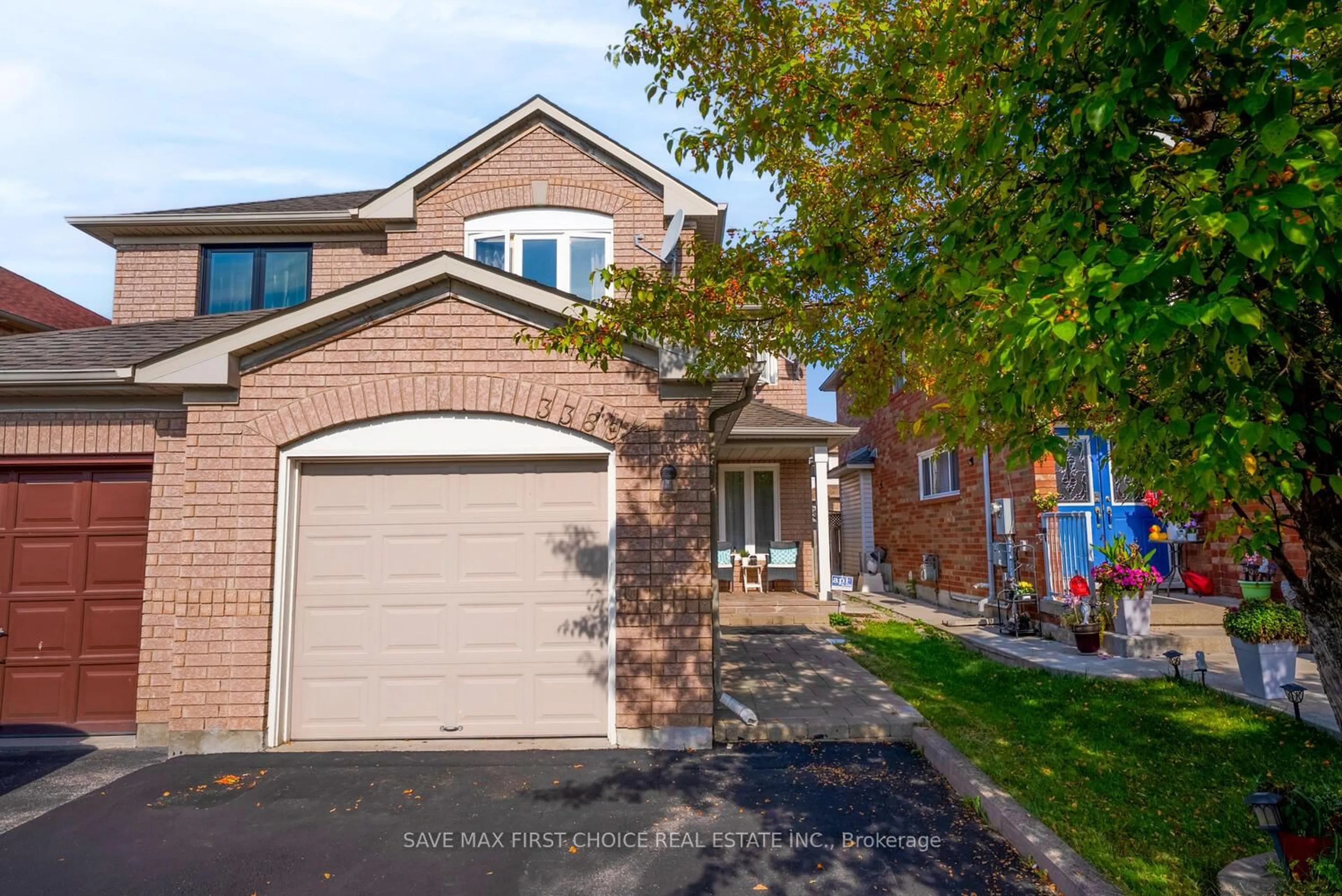 Home with brick exterior material, street for 3389 Scotch Pine Gate, Mississauga Ontario L5N 7M8