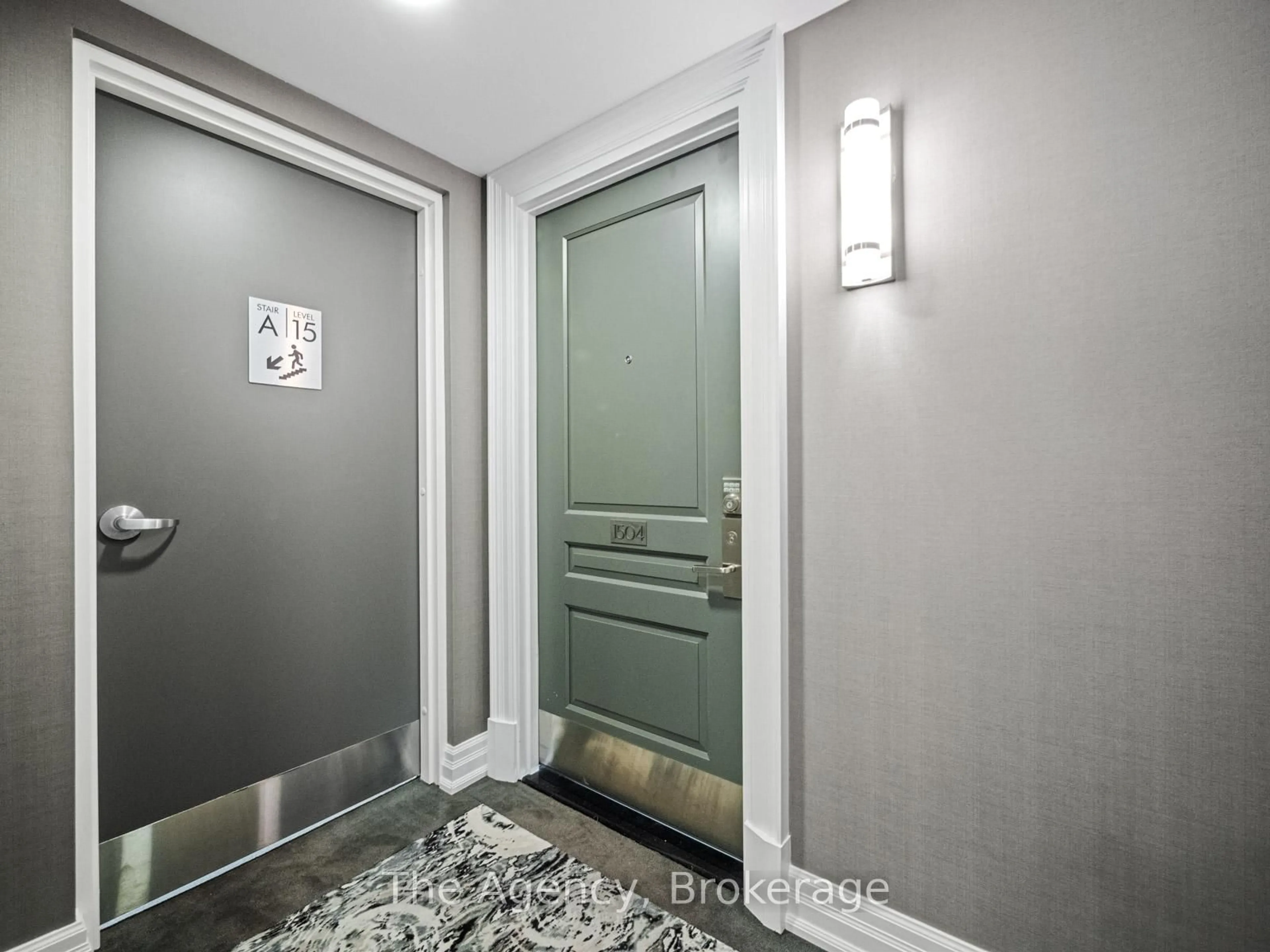 Indoor entryway for 2060 LAKESHORE Rd #1504, Burlington Ontario L7R 0G2