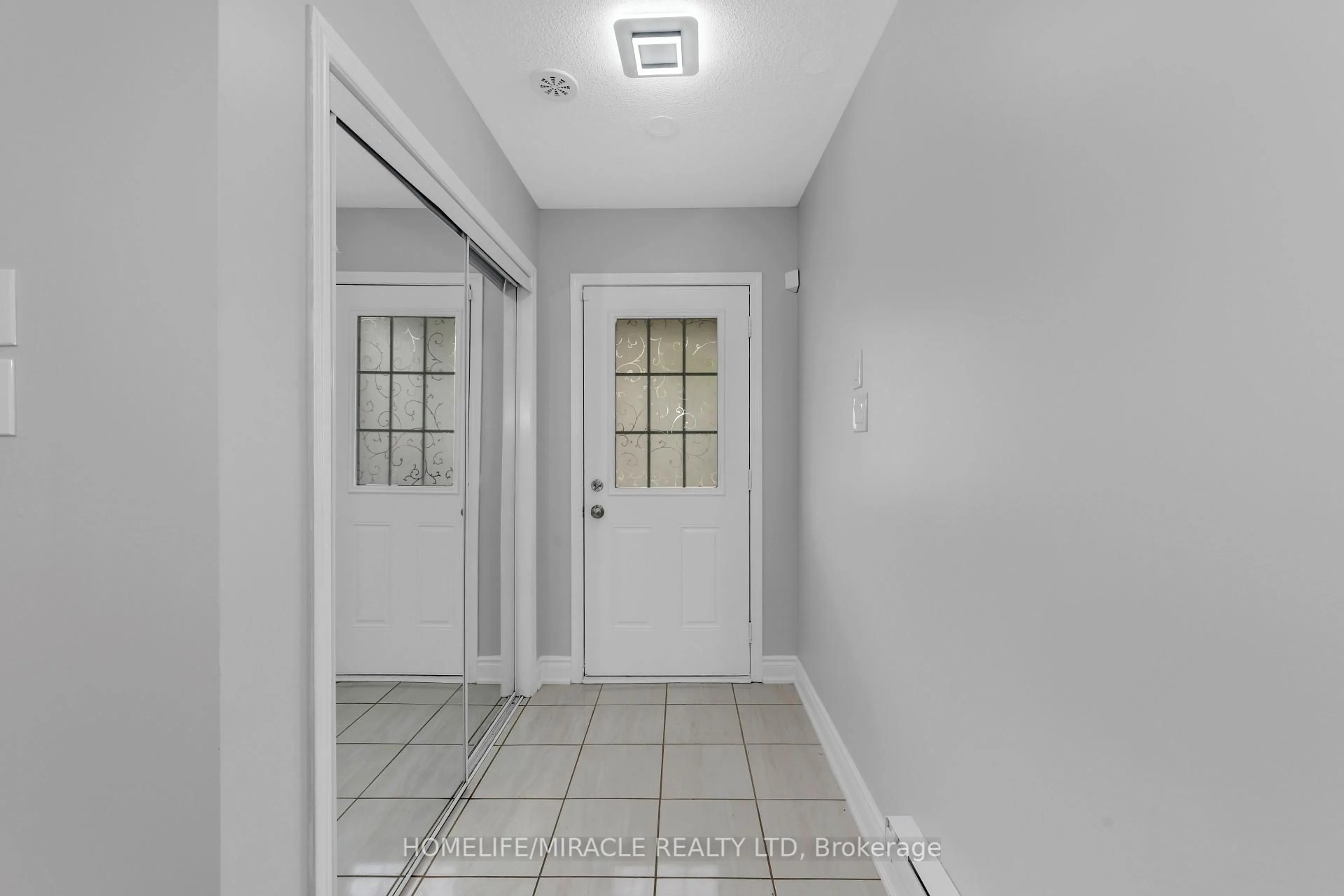 Indoor entryway for 5 Stewardship Rd, Brampton Ontario L7A 4W5