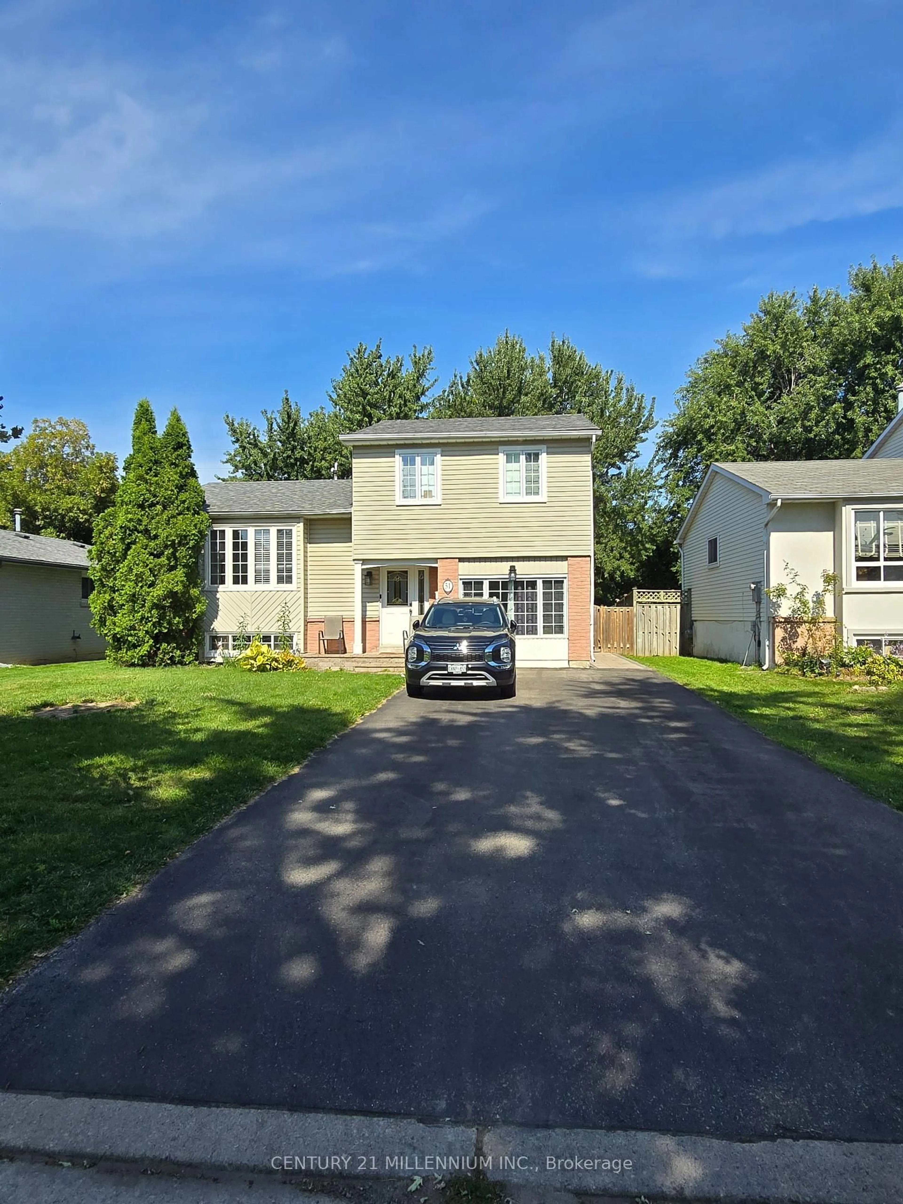 A pic from outside/outdoor area/front of a property/back of a property/a pic from drone, street for 51 Mancroft Cres, Brampton Ontario L6S 2V2